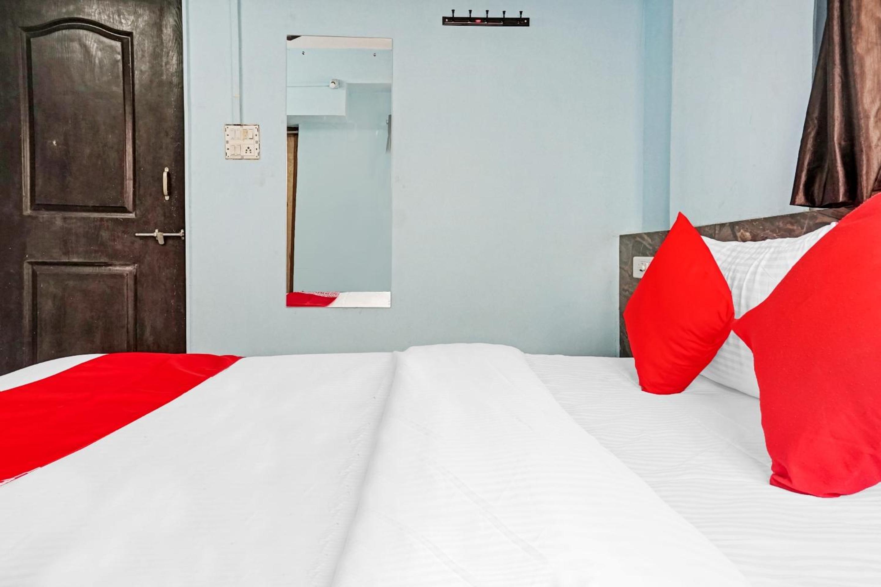 Triple Room with Balcony - Photo 15