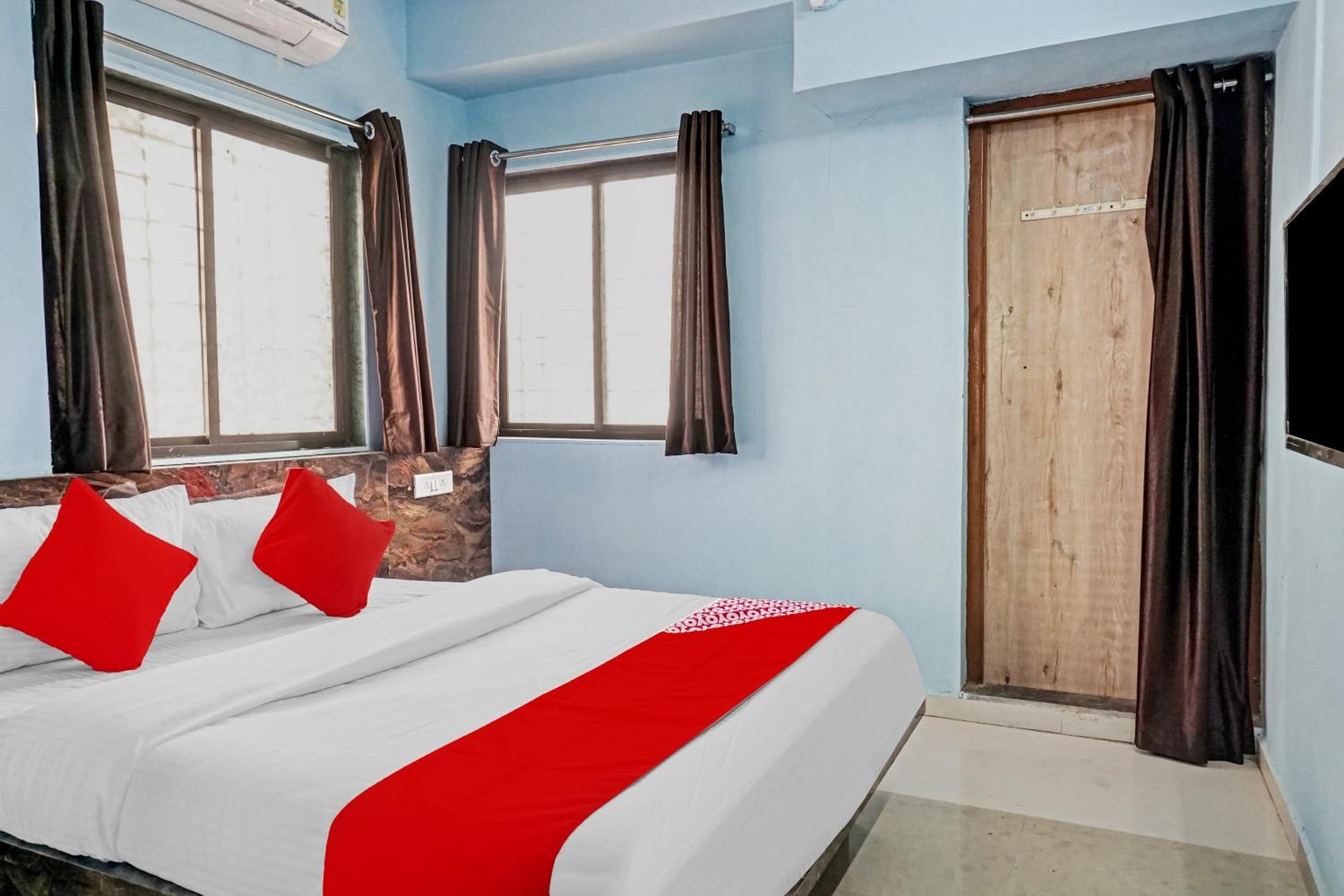 Triple Room with Balcony - Photo 18