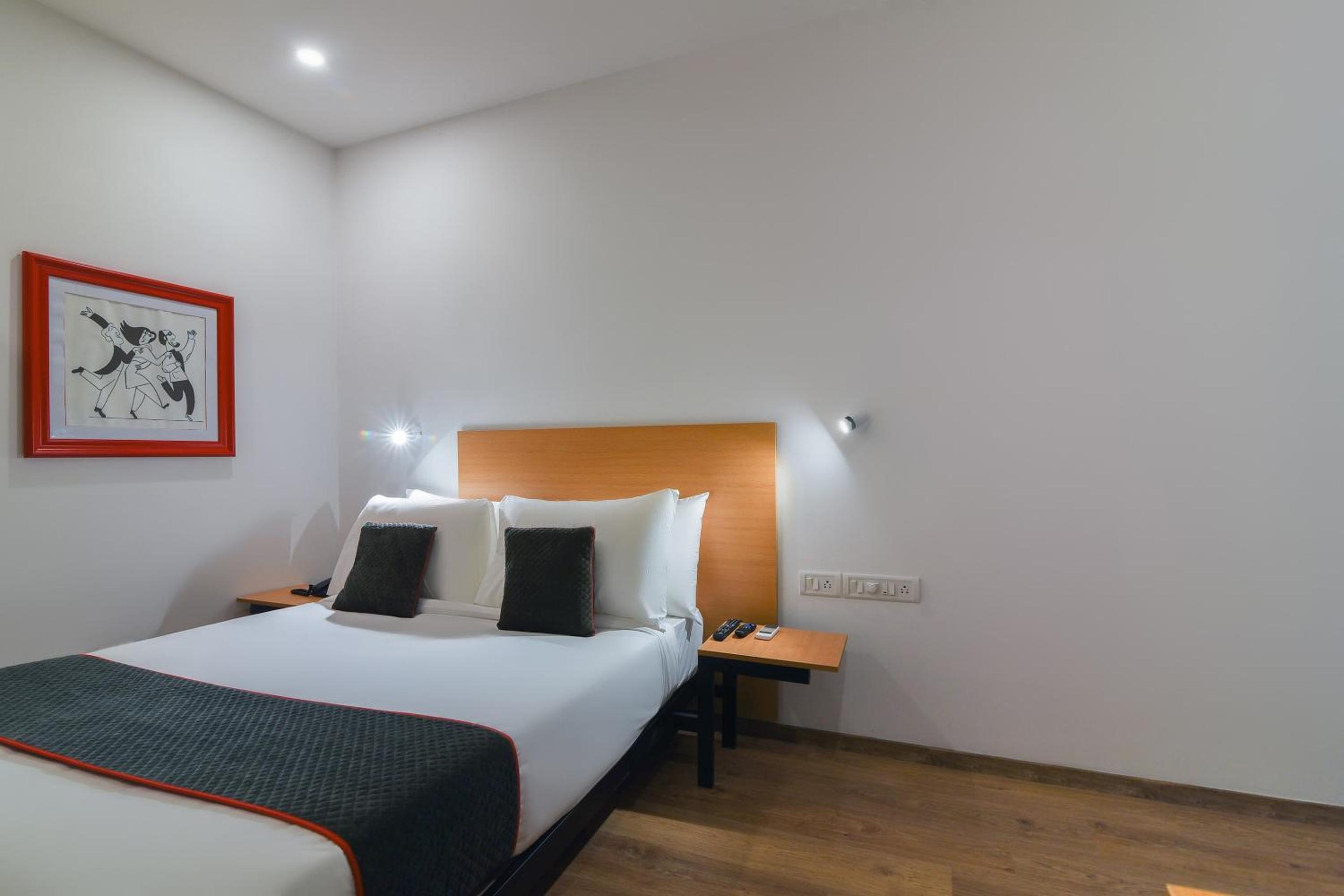 Budget Double Room photo 3