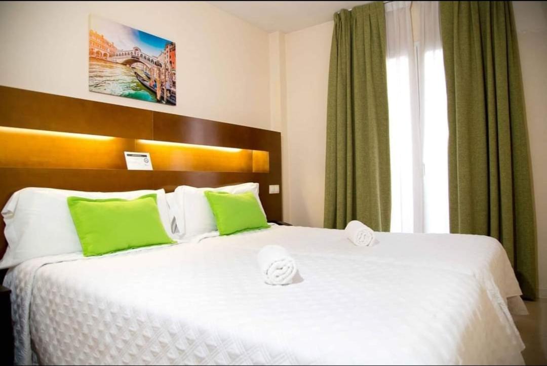 Triple Room with Private Bathroom photo 3