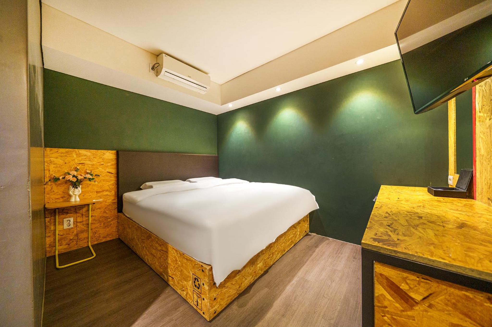 Suite - Photo 12