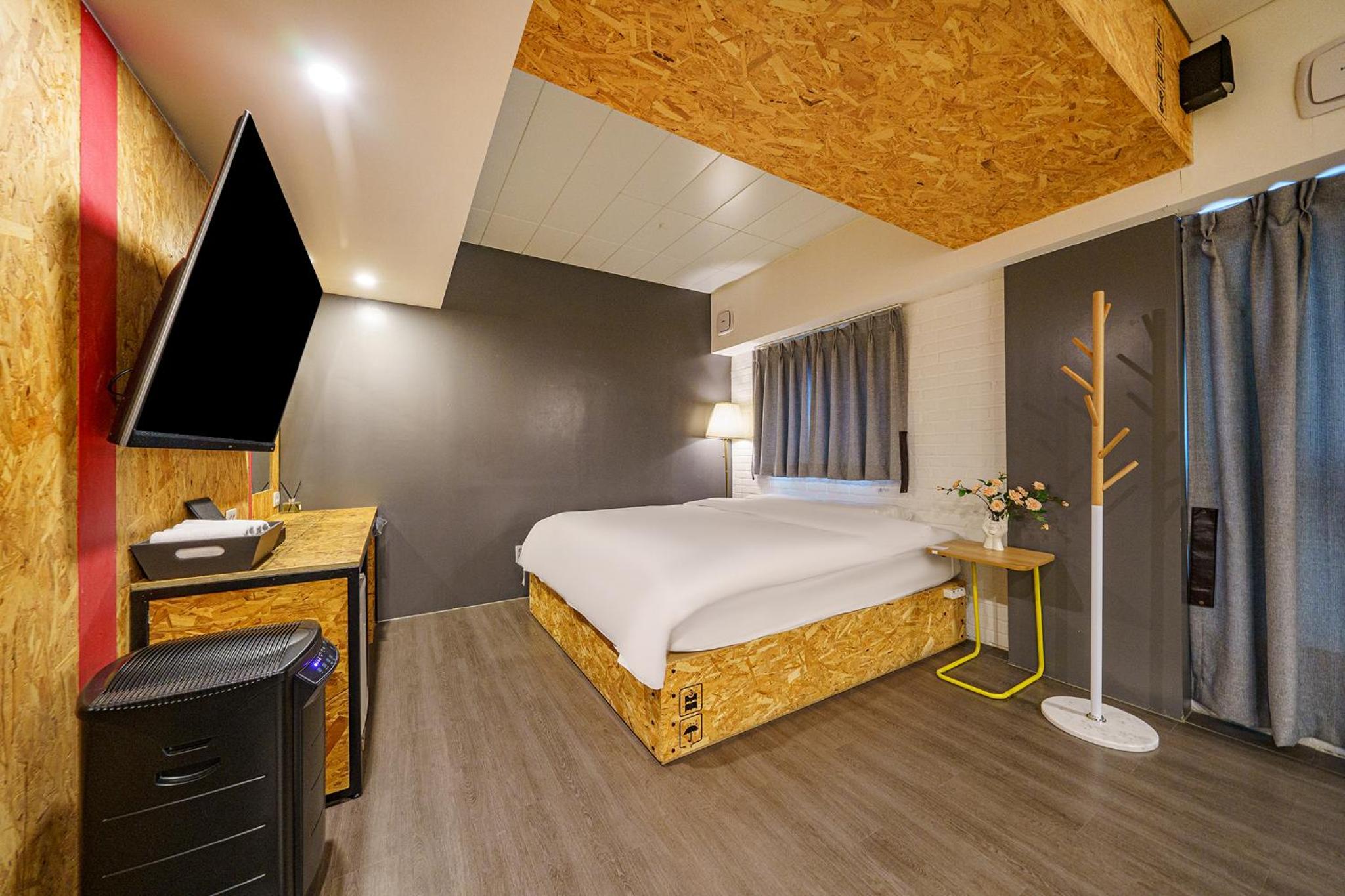 Suite - Photo 10
