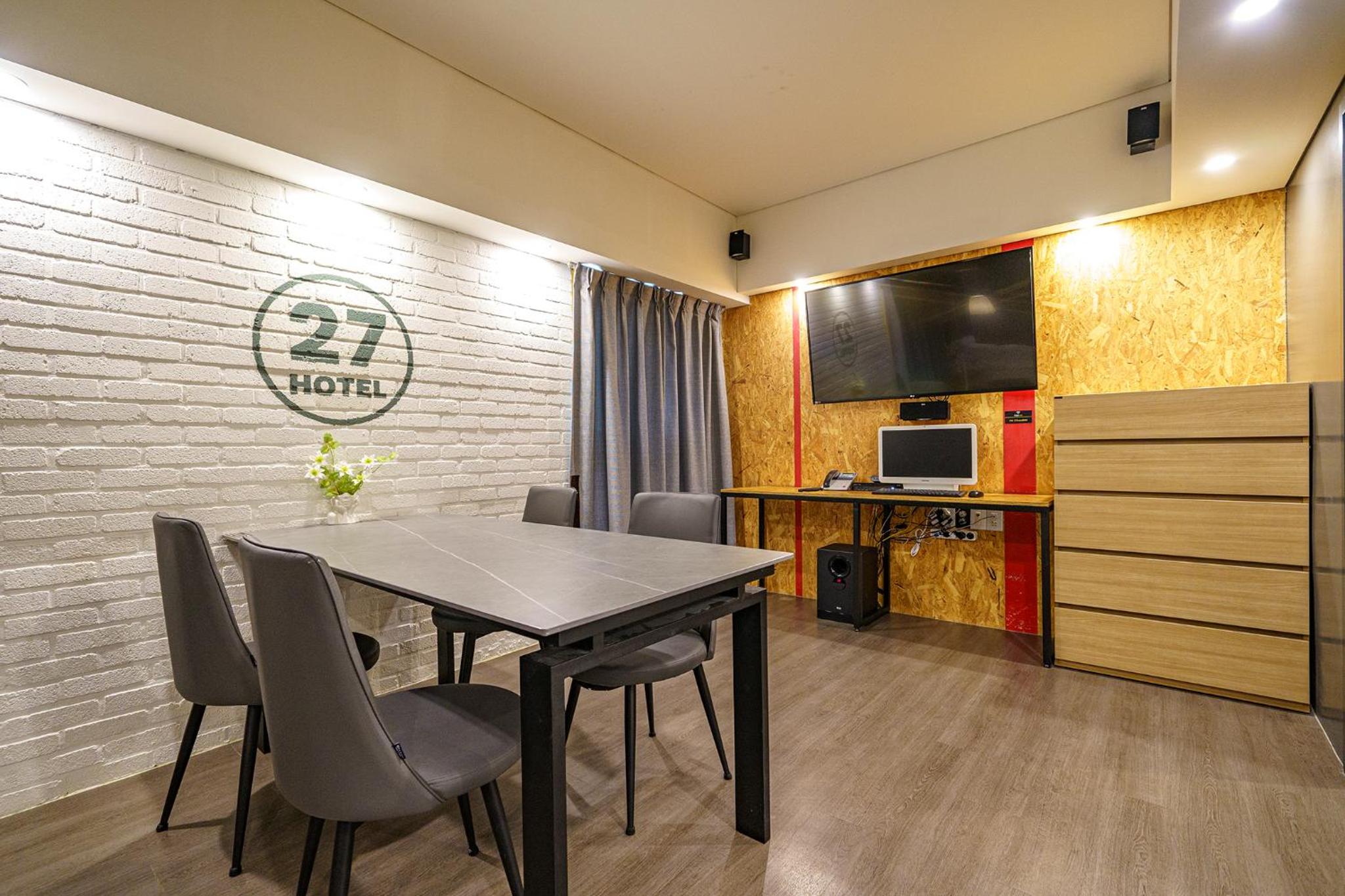 Suite - Photo 8