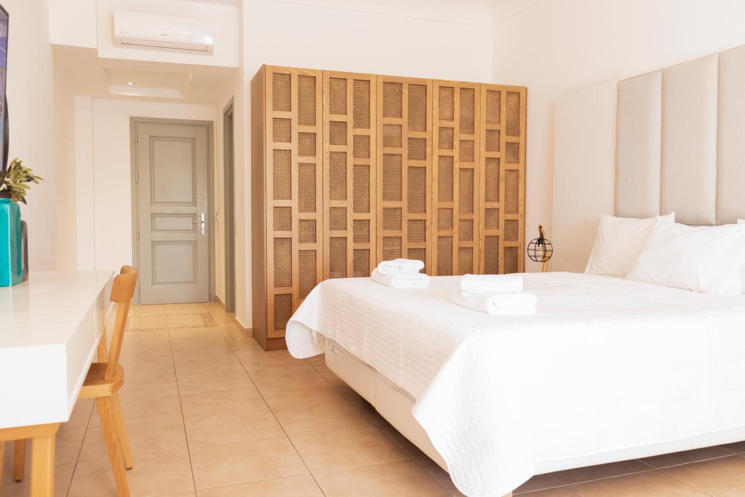 Superior Double Room - Photo 2