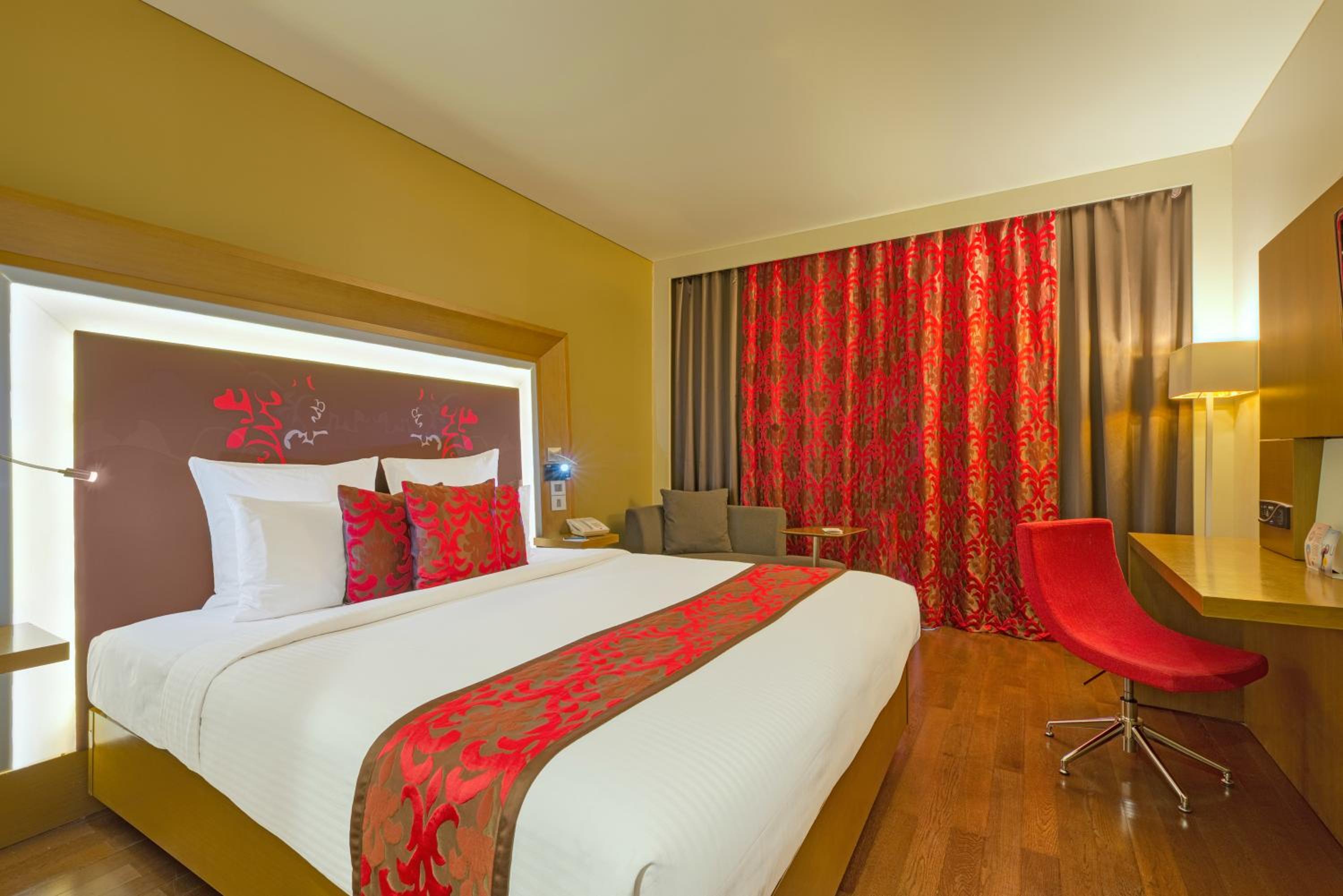 Premier King Room - Photo 1
