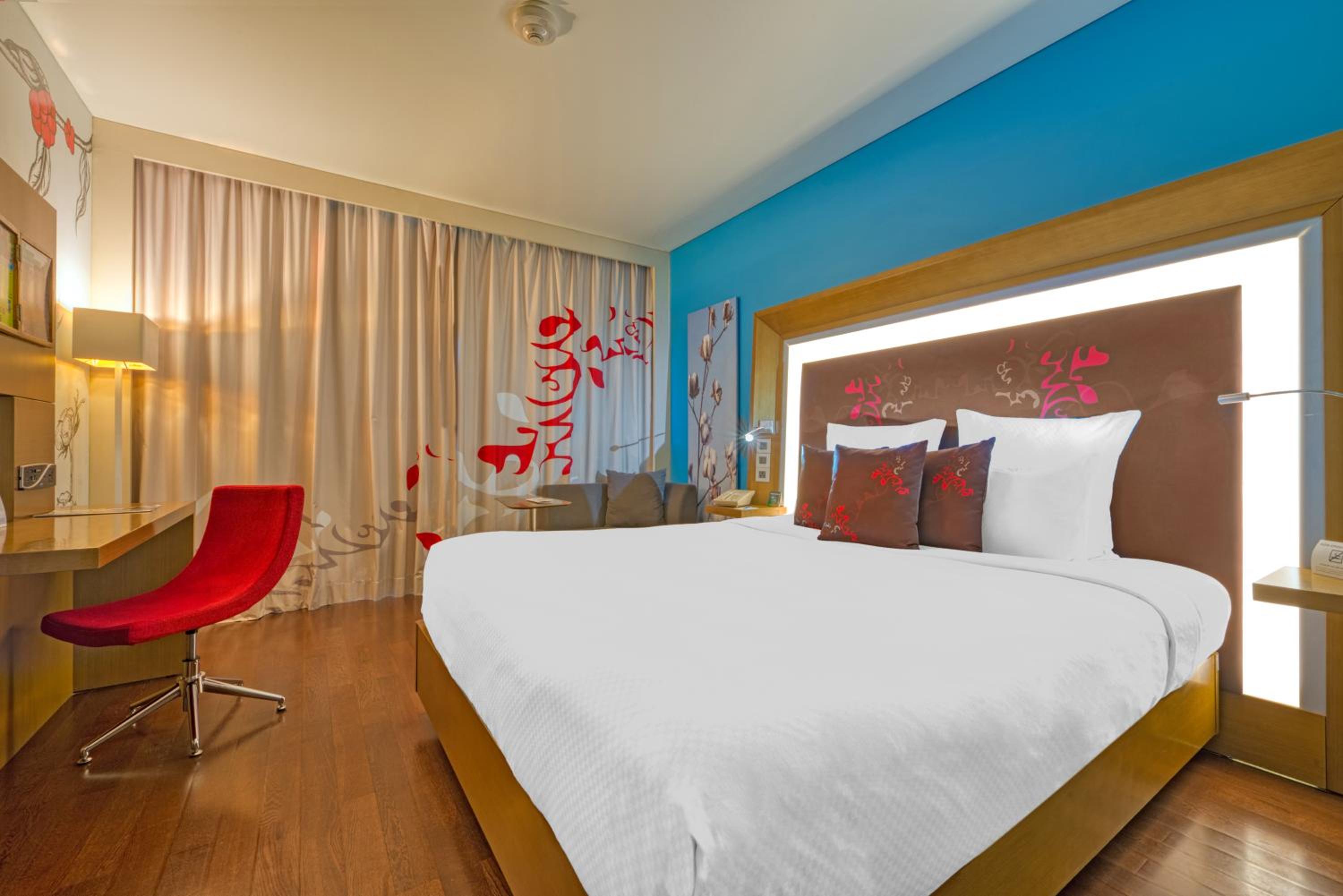 Deluxe King Room - Photo 1