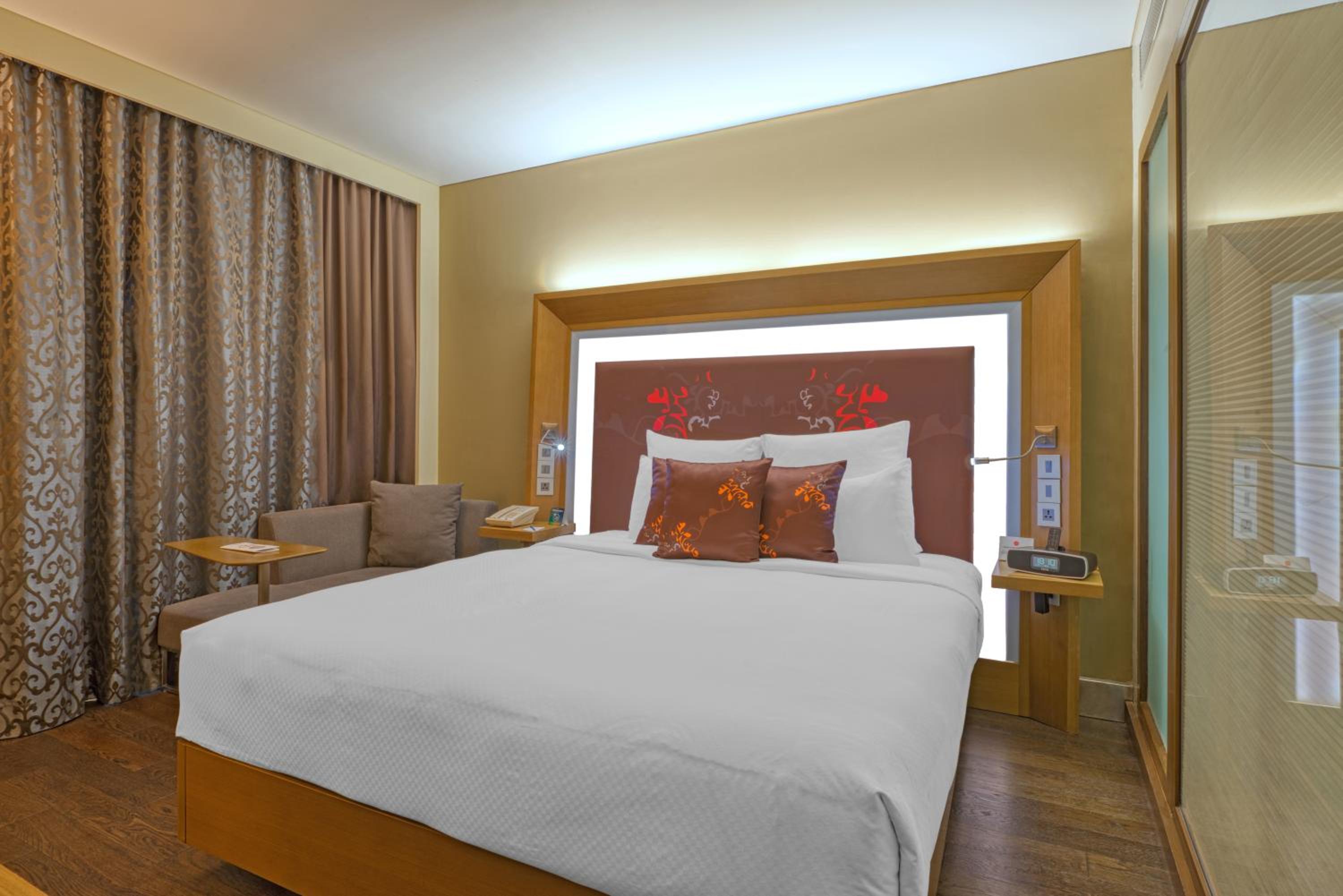 Executive King Suite - Photo 1