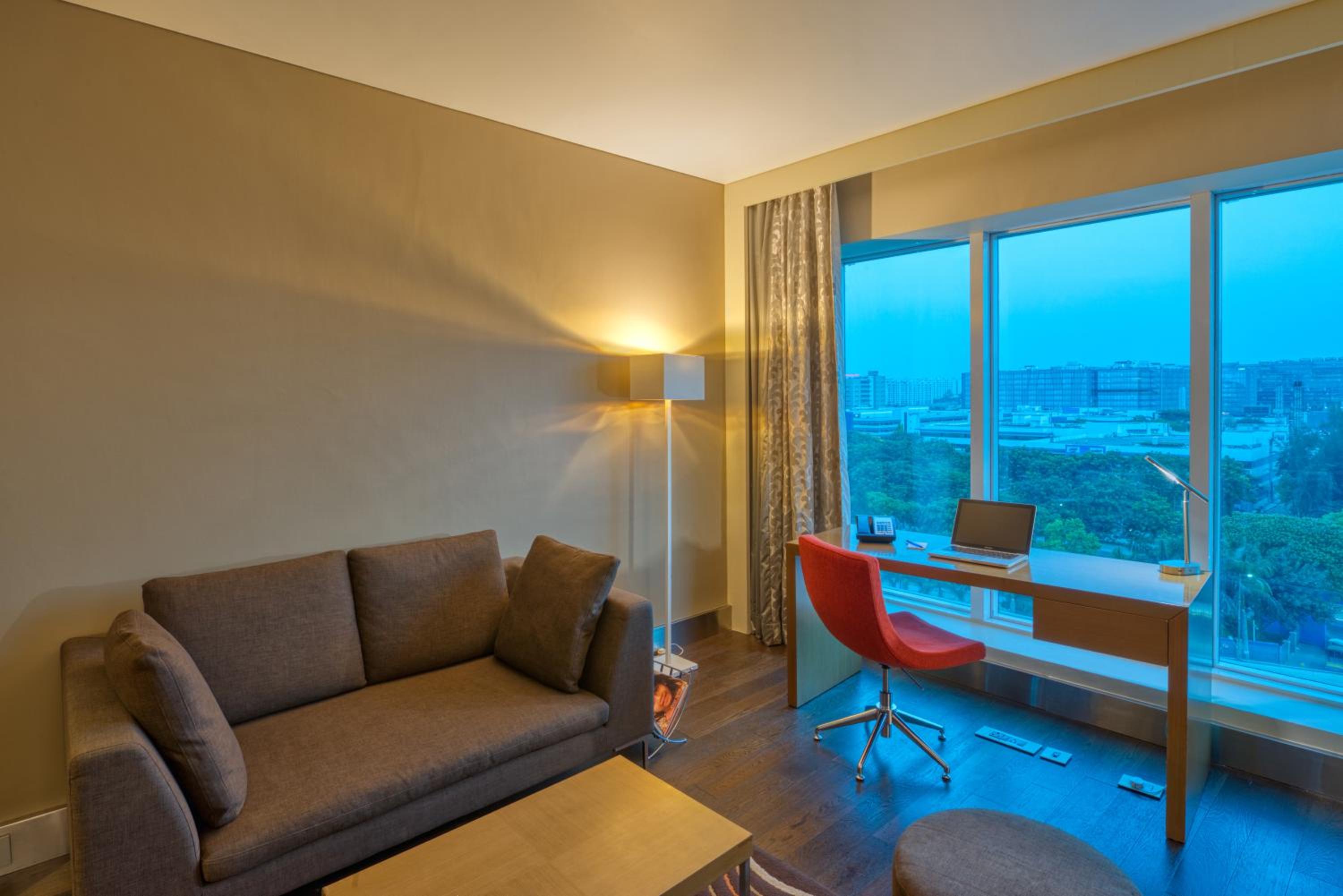 Executive King Suite - Photo 4