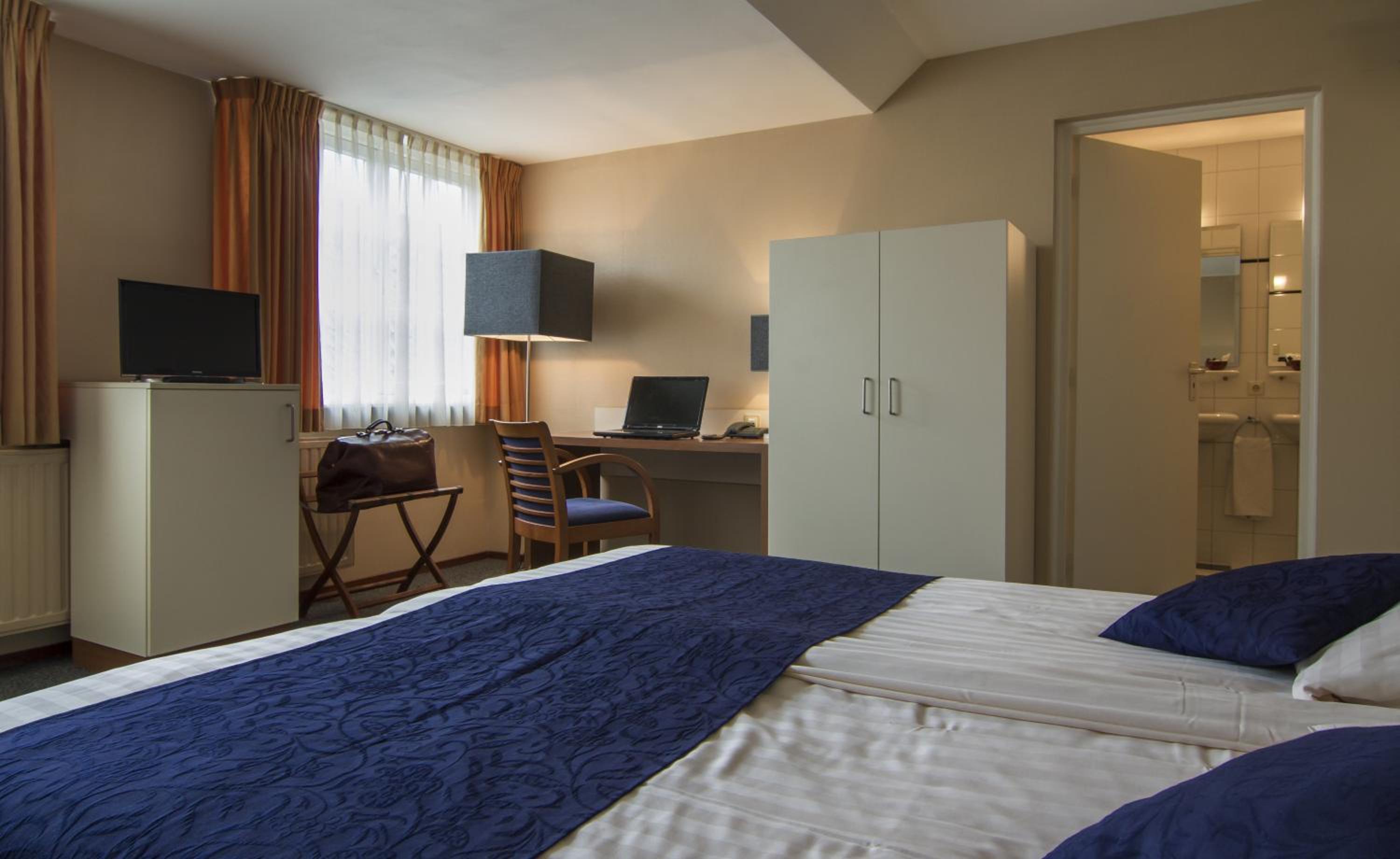 Standard Double Room photo 3