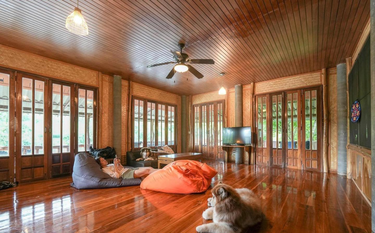Three-Bedroom Chalet - Photo 8