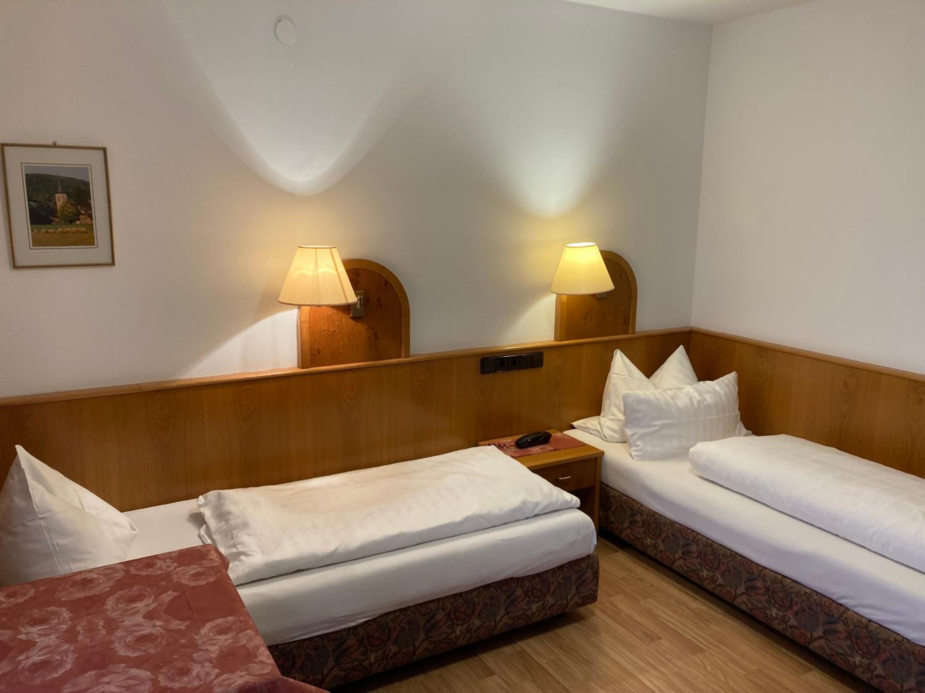 Double Room with Balcony - Photo 3