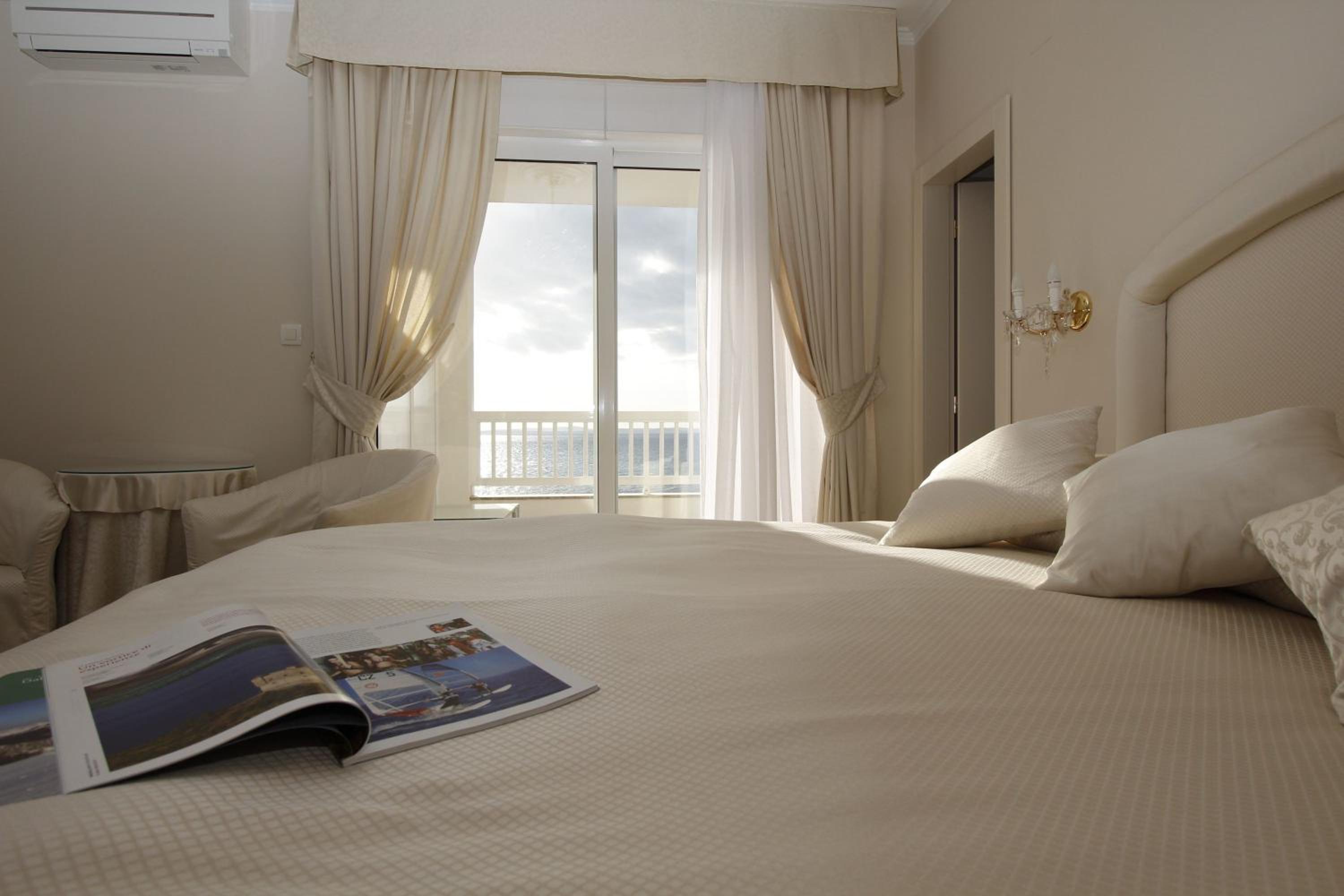 Superior Double Room with Balcony and Sea View - Photo 19