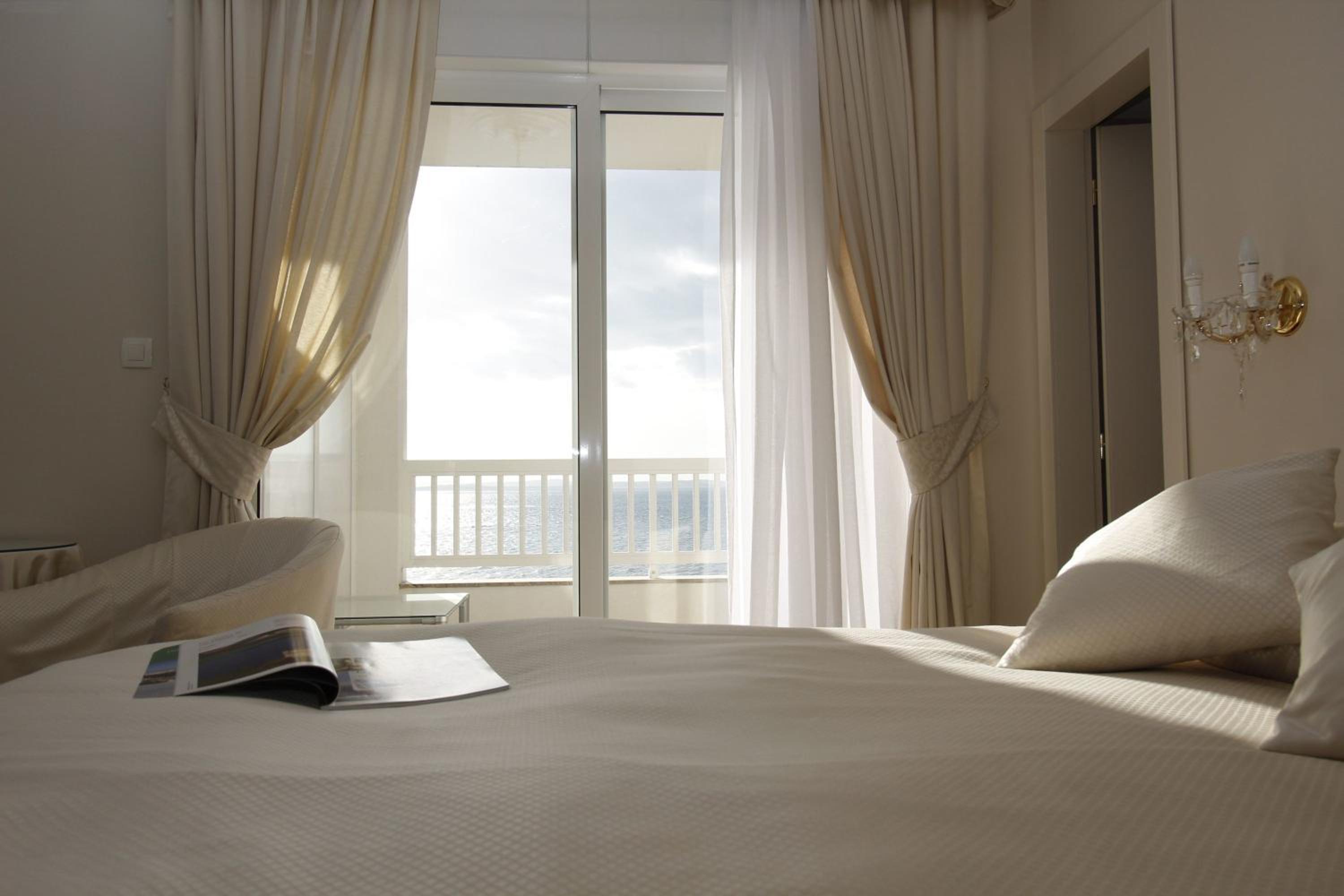 Superior Double Room with Balcony and Sea View - Photo 21