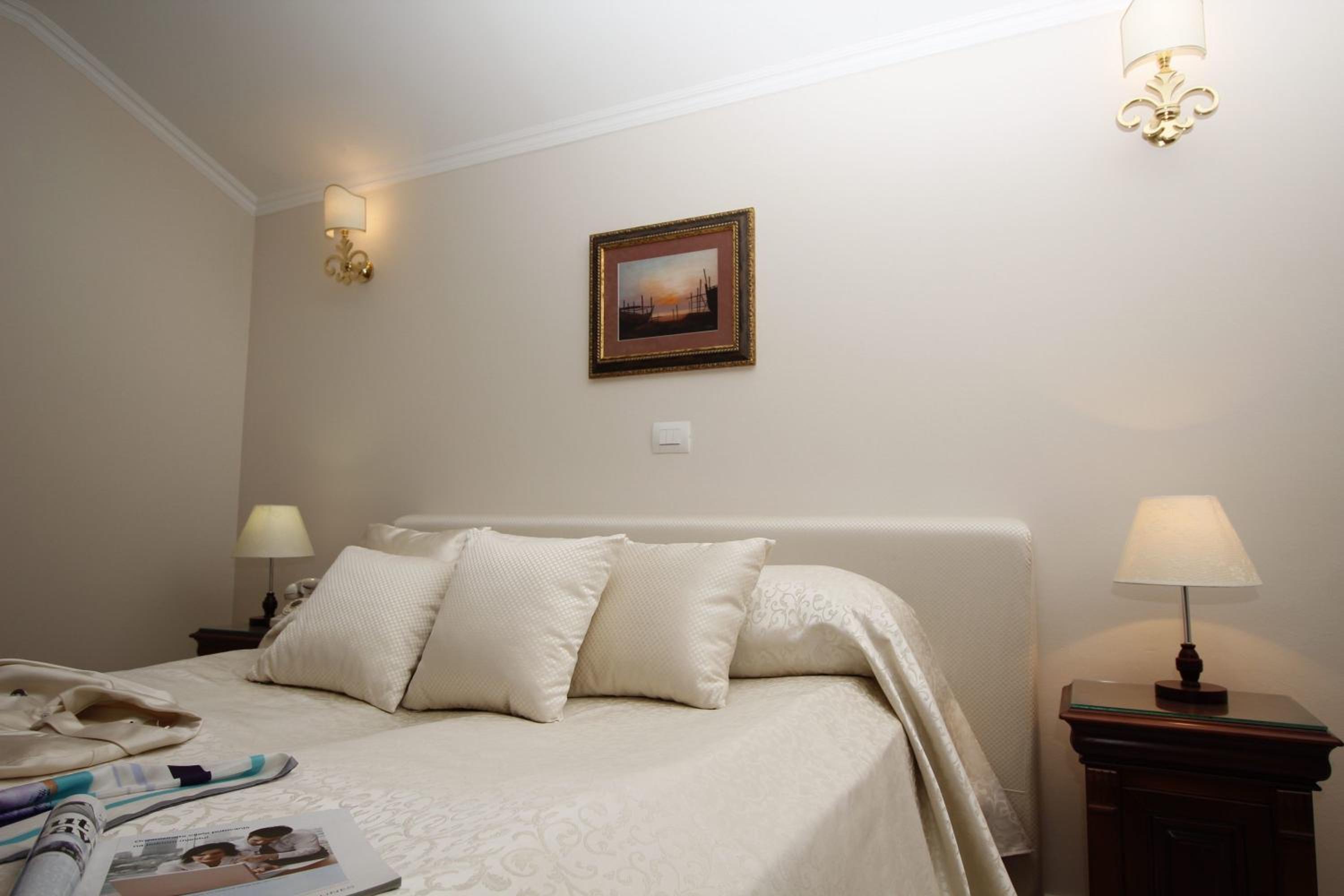 Suite with Balcony and Sea View - Photo 27