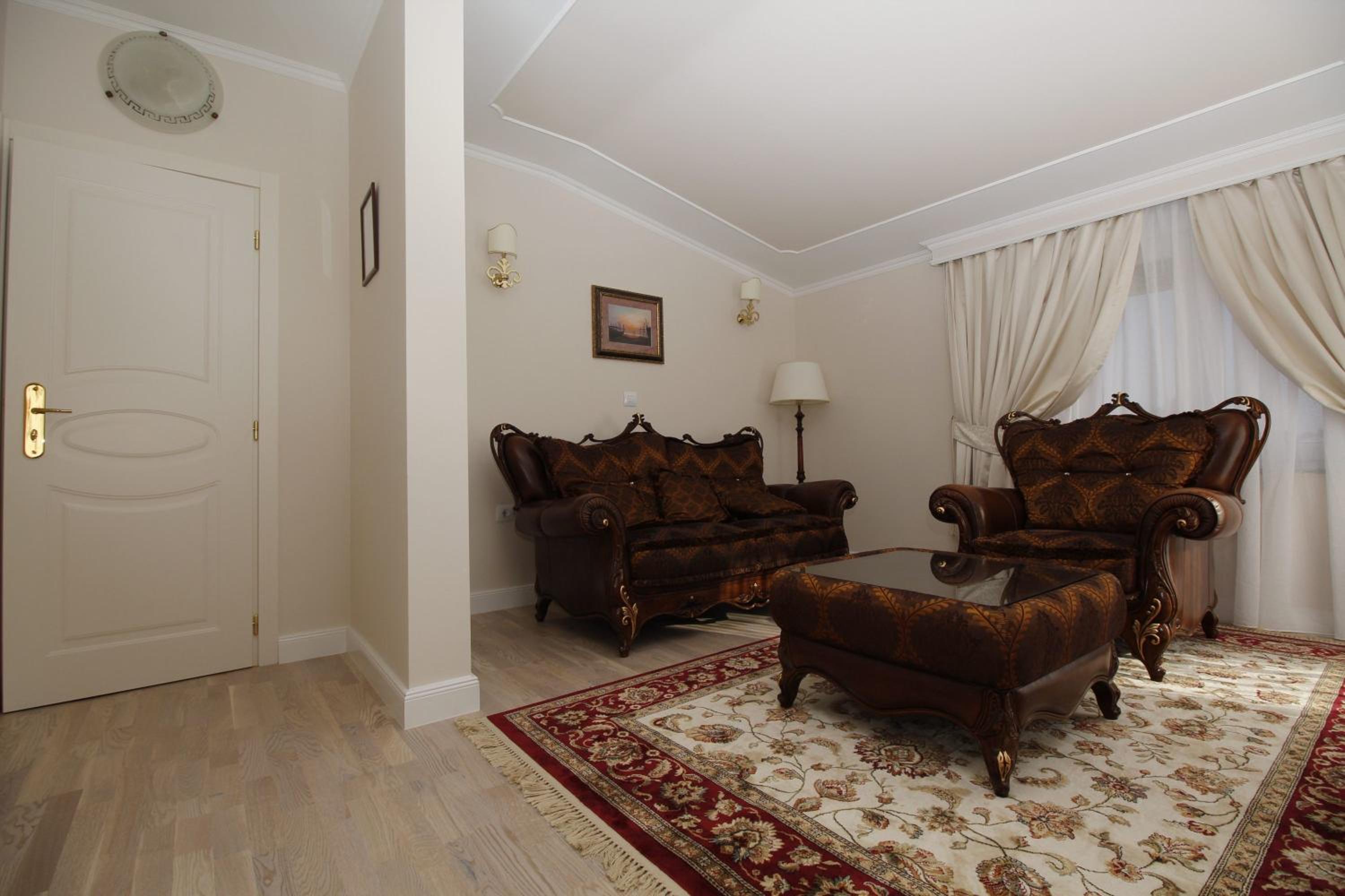 Suite with Balcony and Sea View - Photo 15