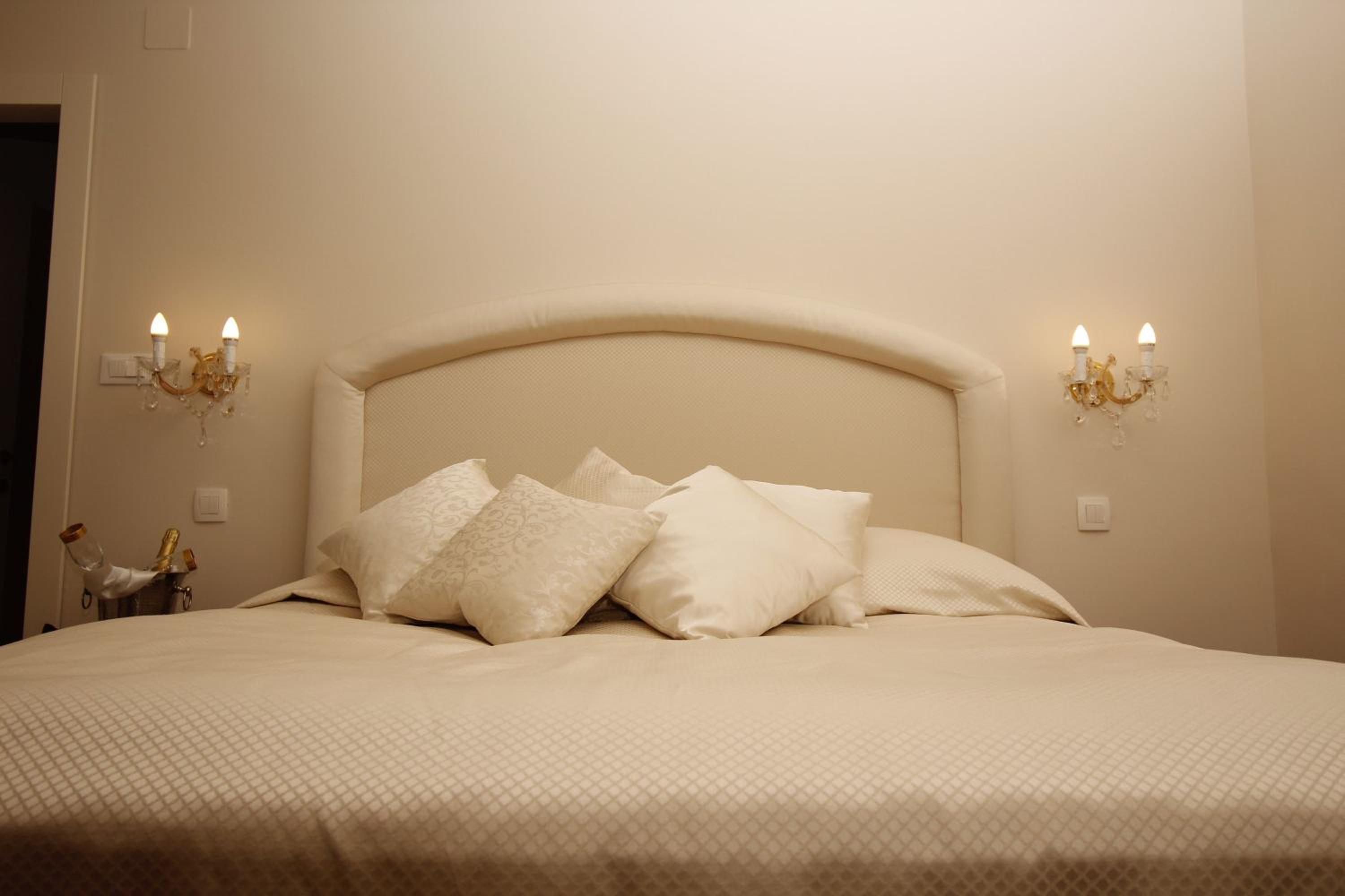 Superior Double Room with Balcony and Sea View - Photo 6