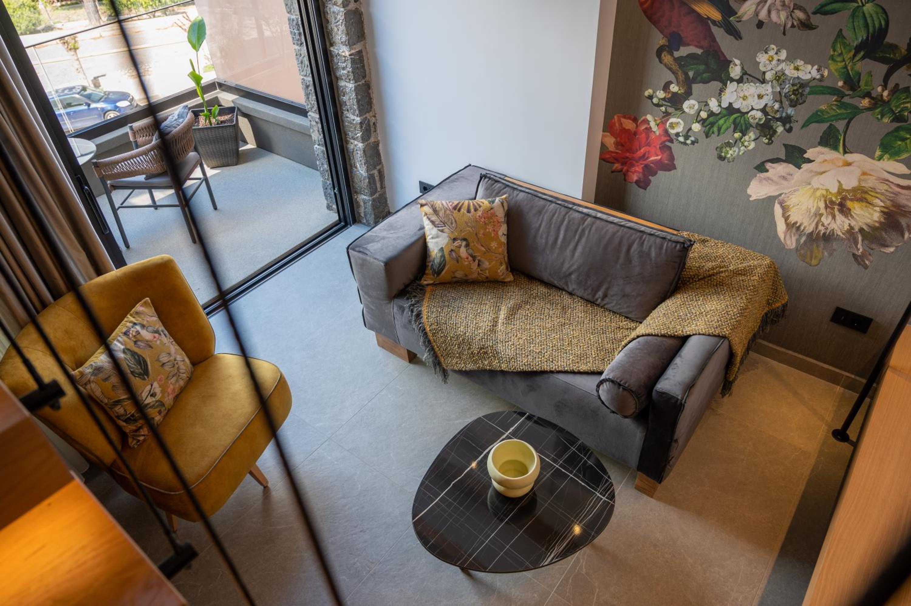 Executive Suite - Photo 15