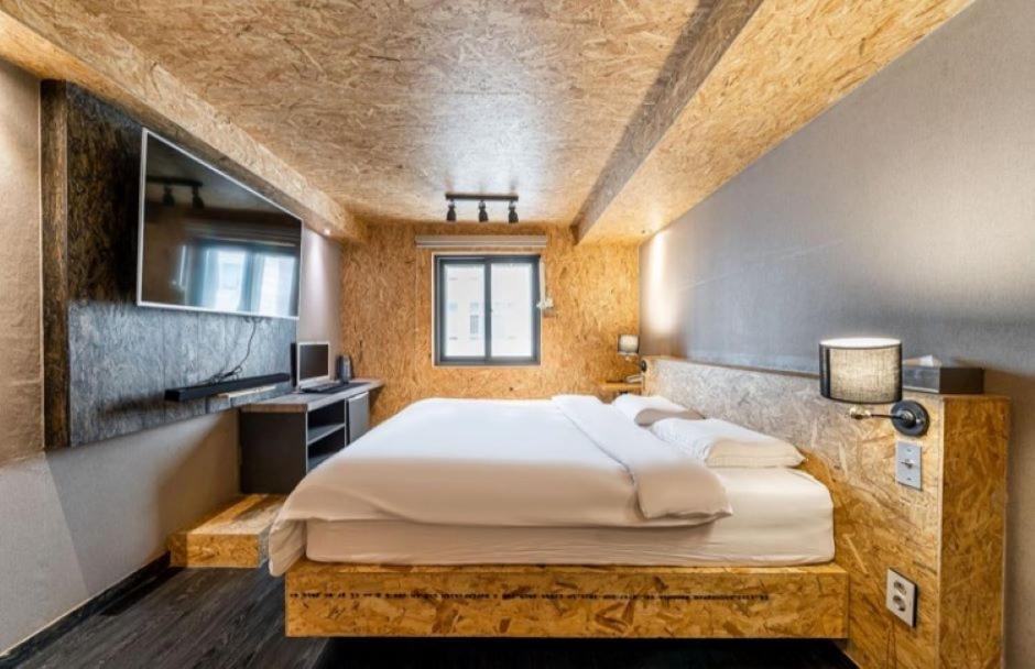 Superior King Room - Photo 1