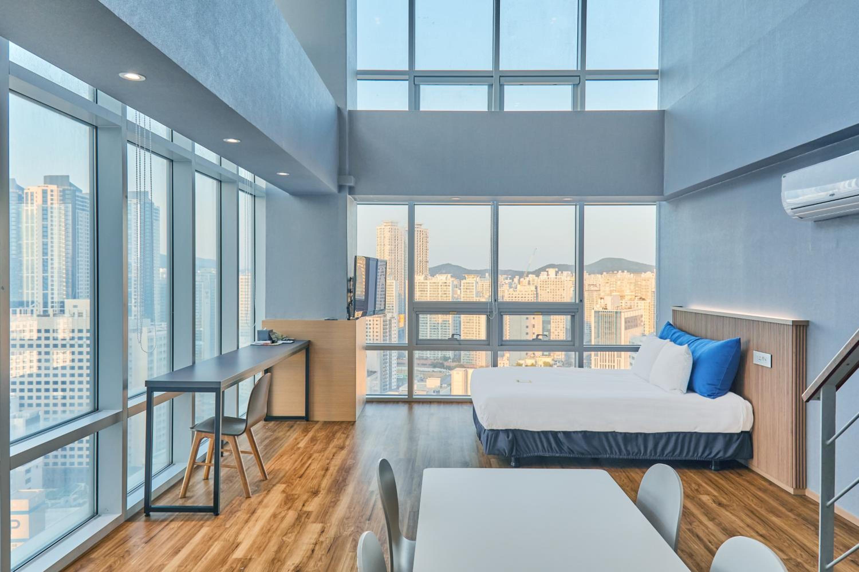 [2 breakfast] Superior Suite City View photo 2