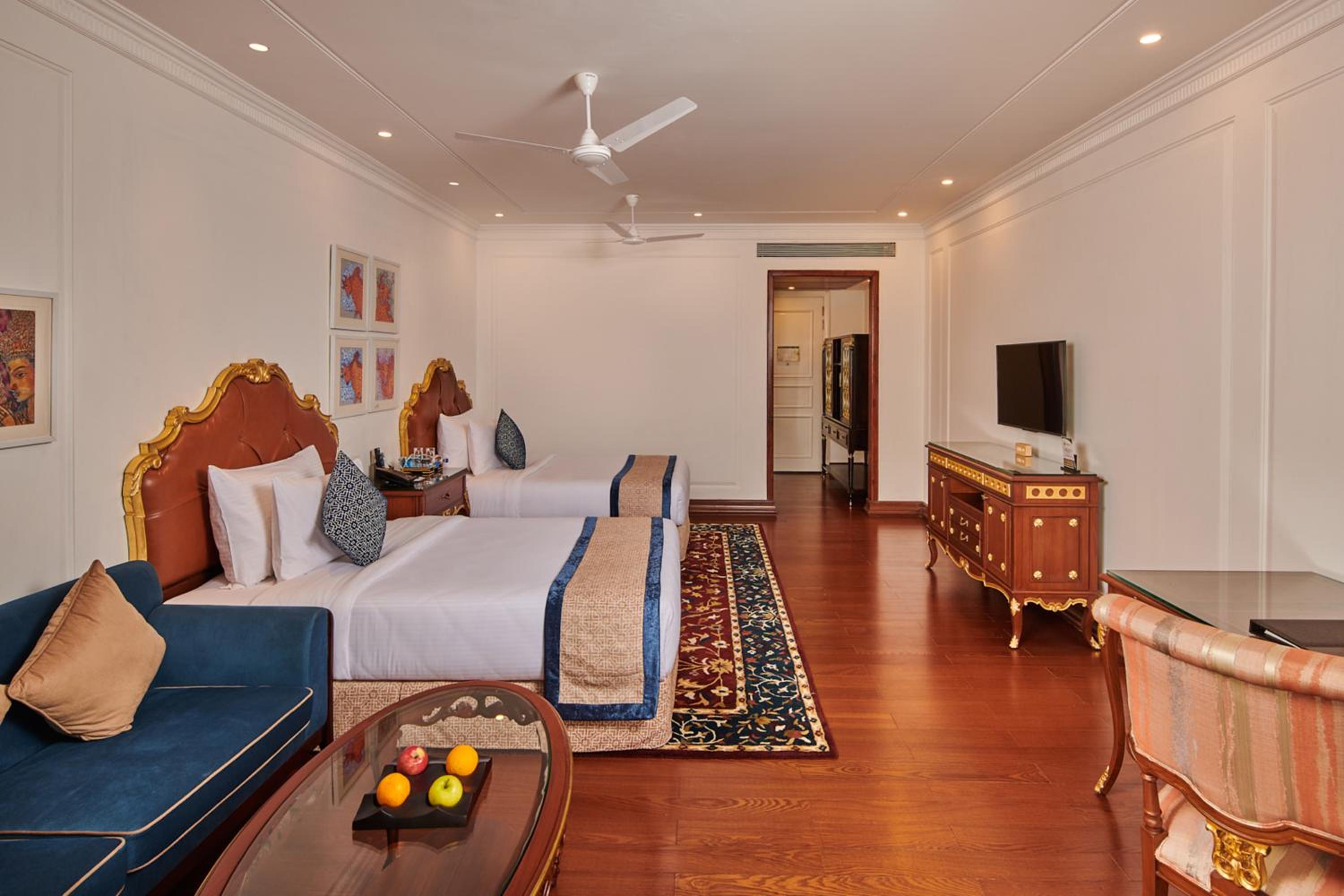 Club Room - 10% Discount on Foods & Soft Beverages* | 15% Discounts on Laundry Services* | INR 500 spa credit during your stay on selective Massage services. TnC Apply.* | Free Minibar - 2 cans of soft Beverages (Once on Arrival) - Photo 3