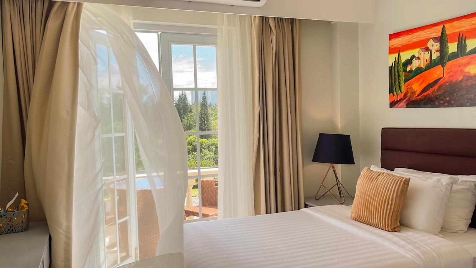 Twin Room with Balcony - Photo 15