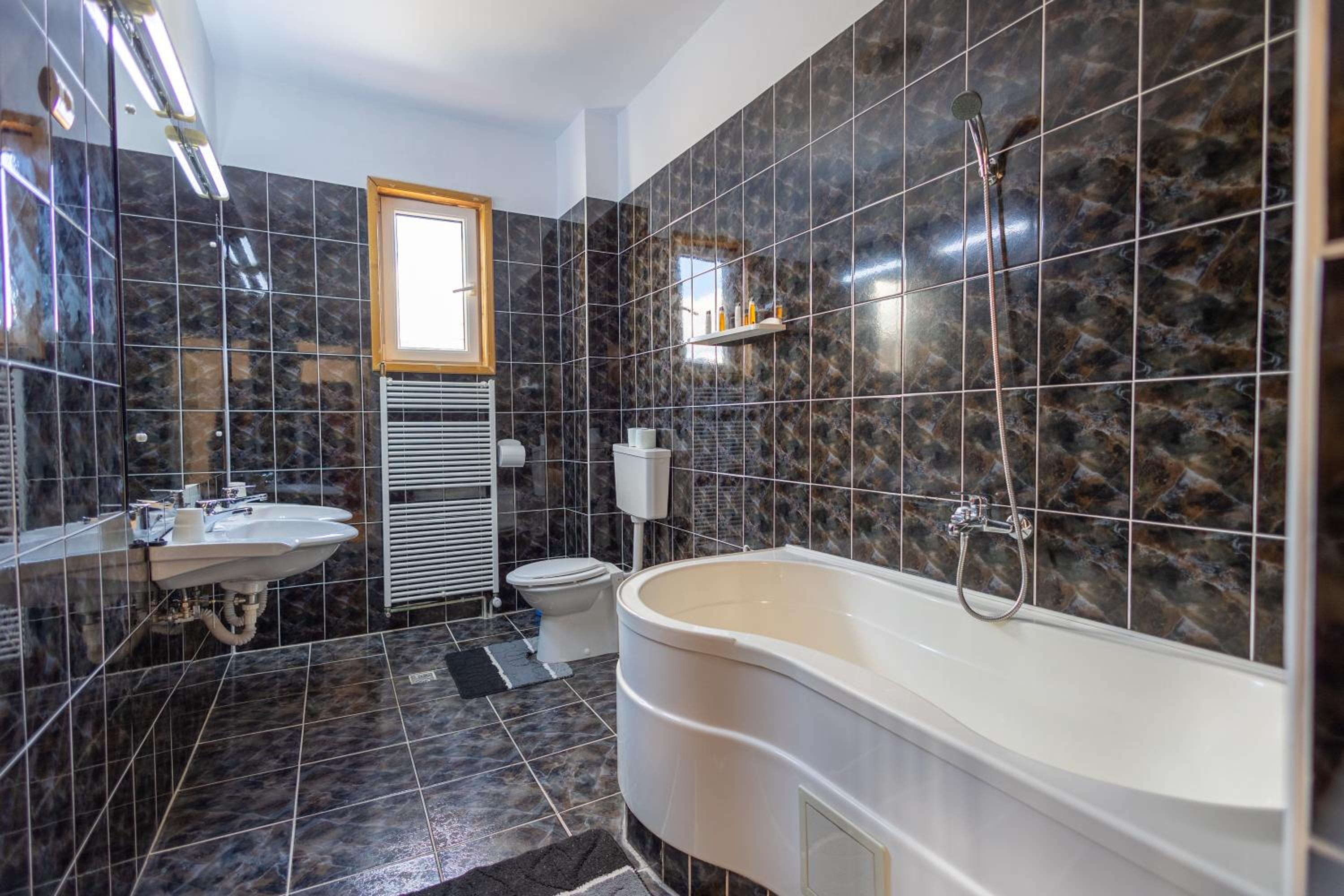 Two-Bedroom Suite - Photo 2