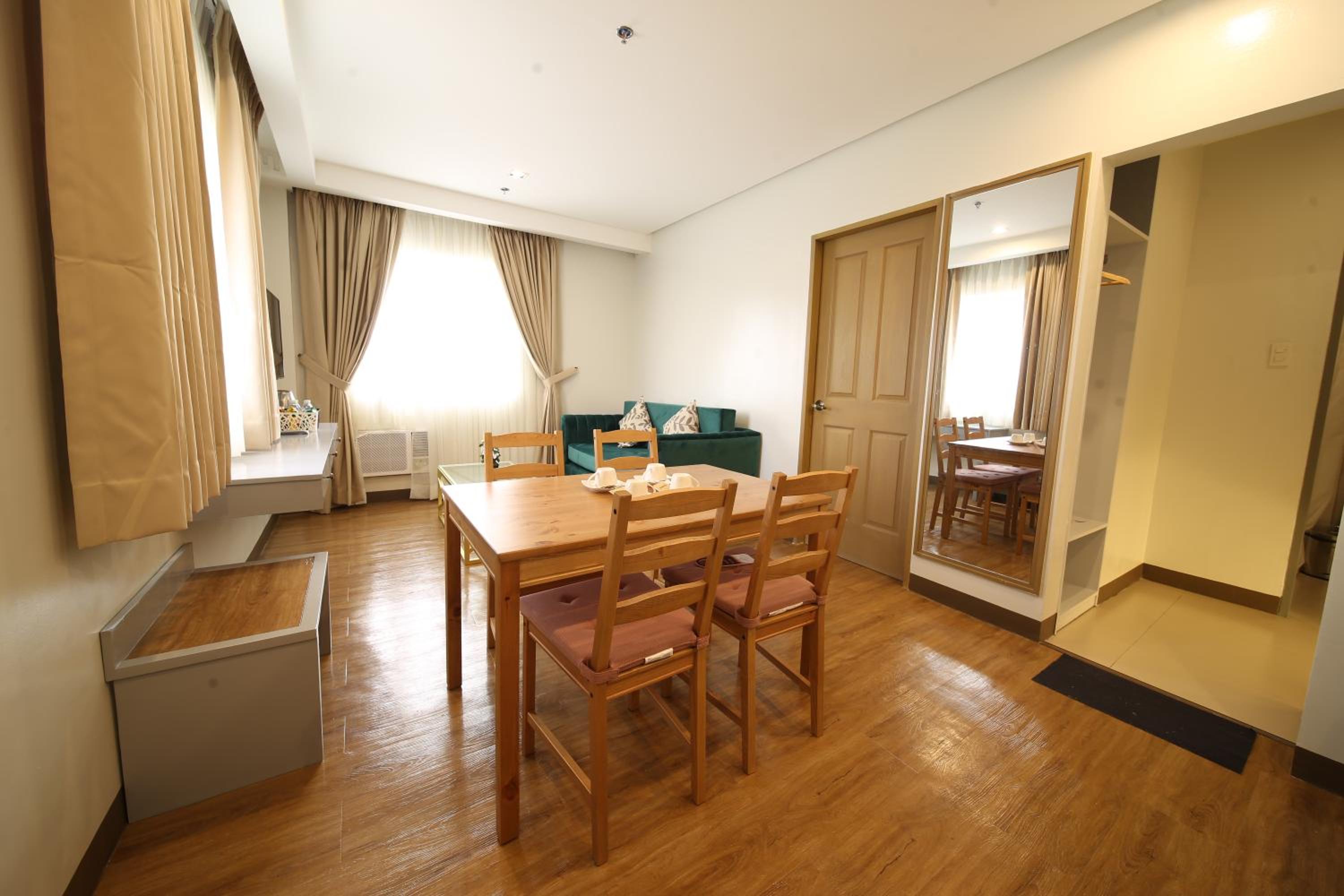 Family Room - Photo 9