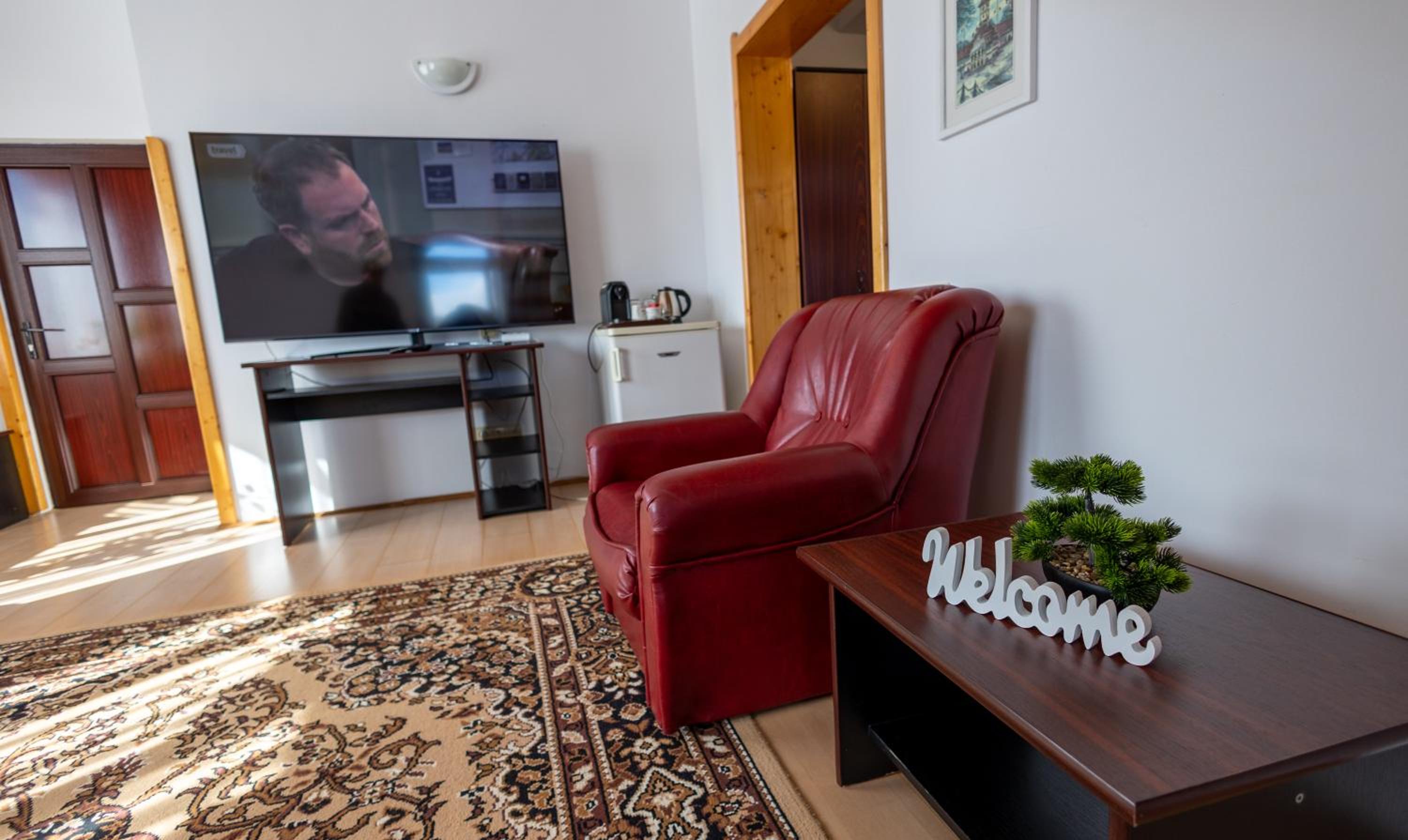 Apartment - Split Level - Photo 2