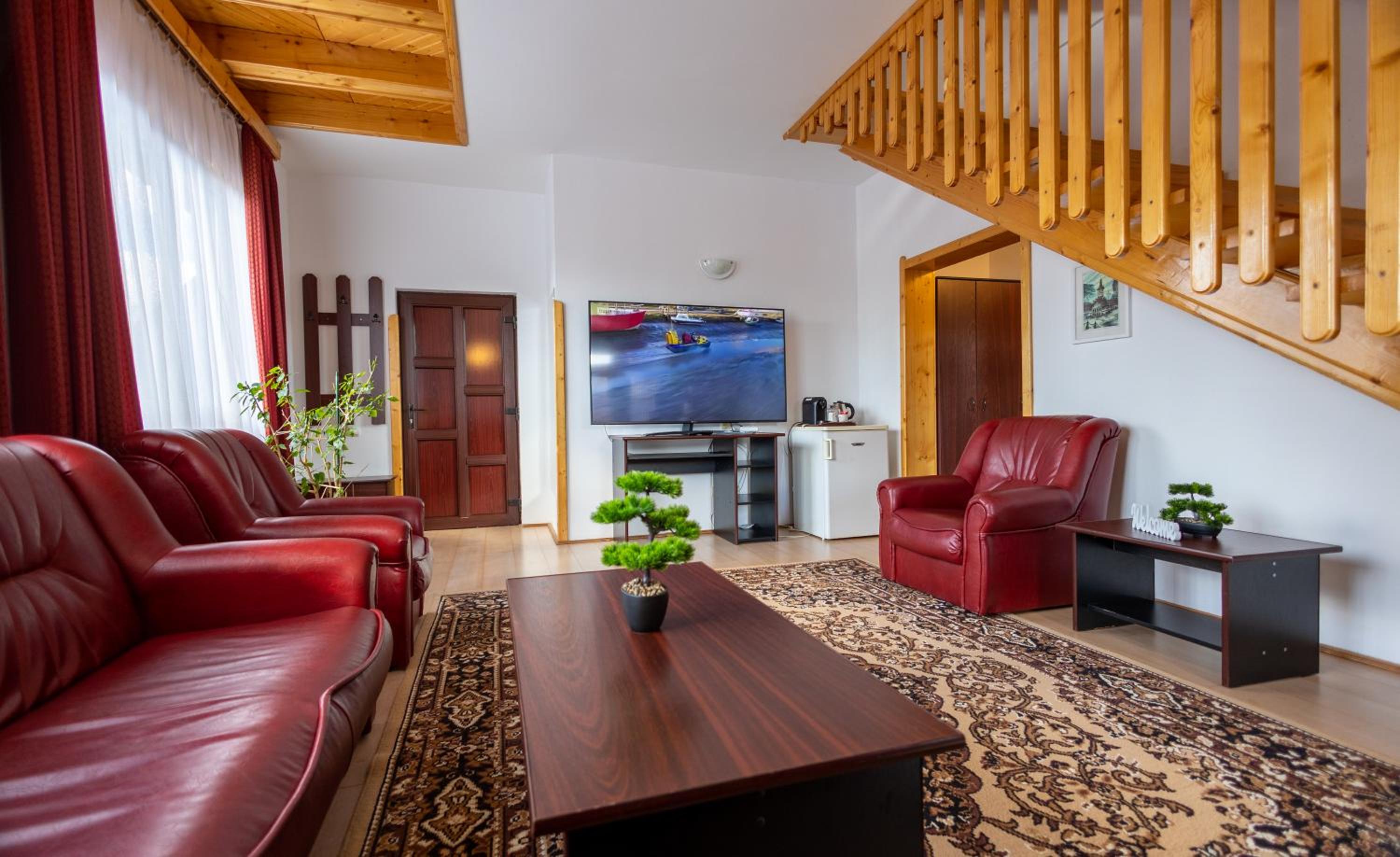 Apartment - Split Level - Photo 1