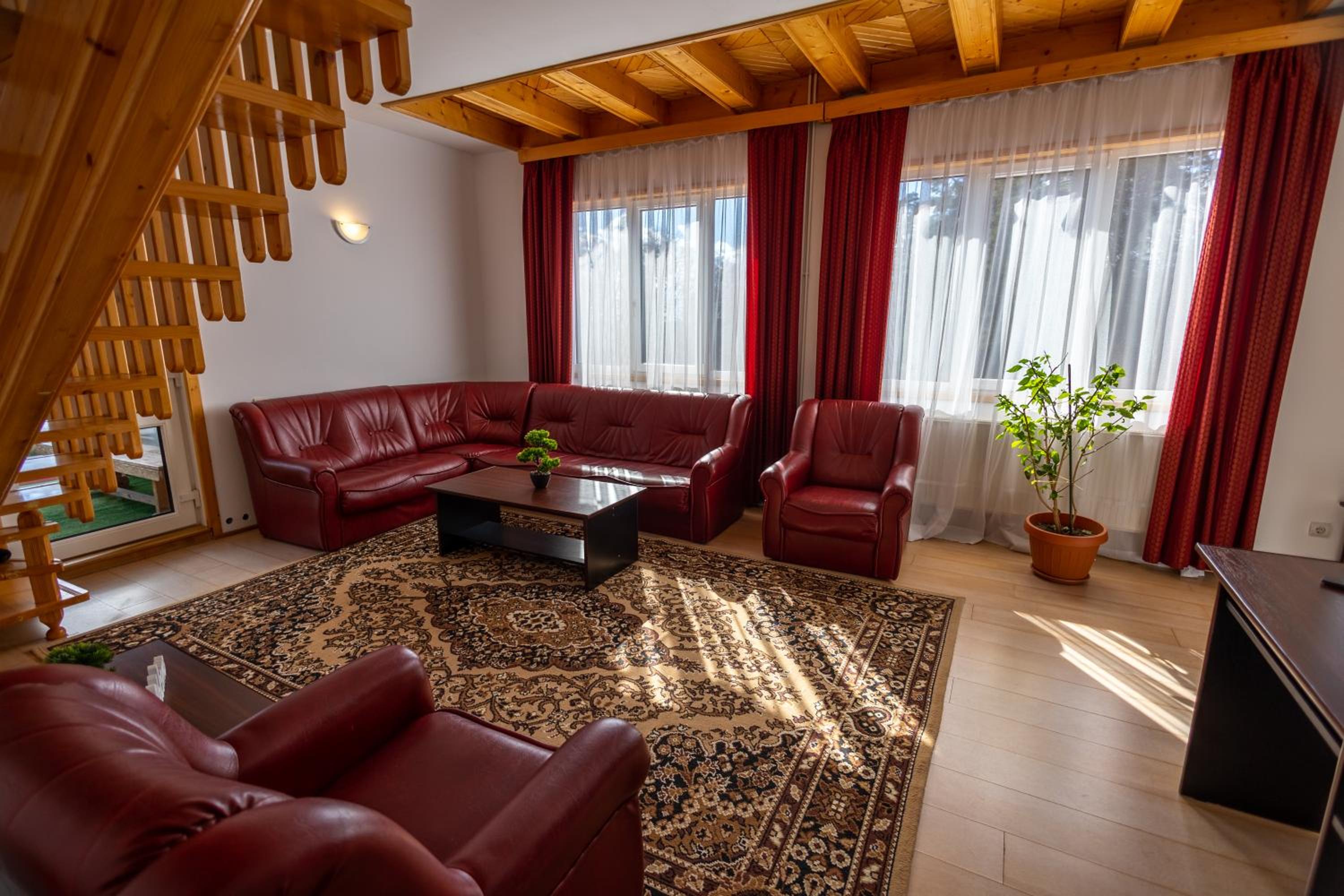 Apartment - Split Level - Photo 10