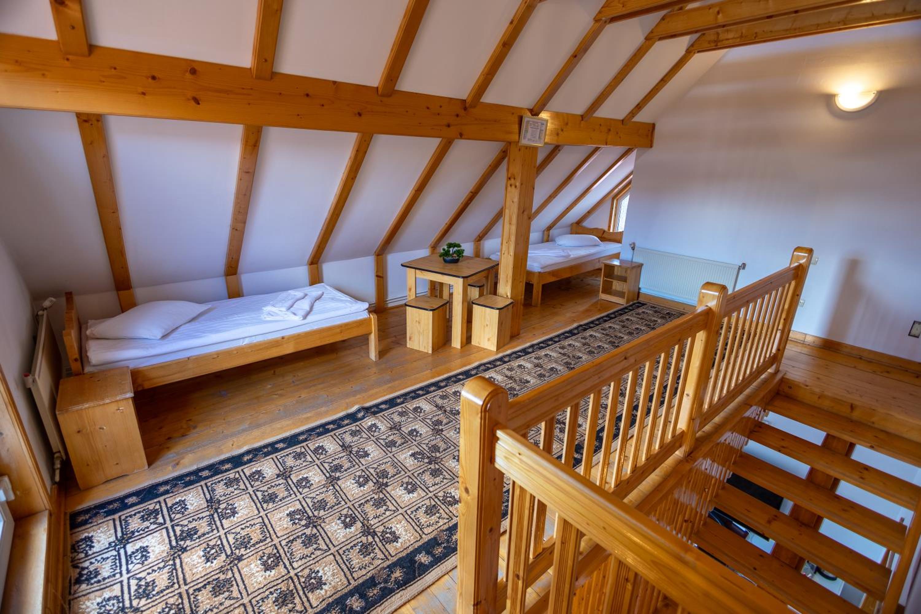 Apartment - Split Level - Photo 8