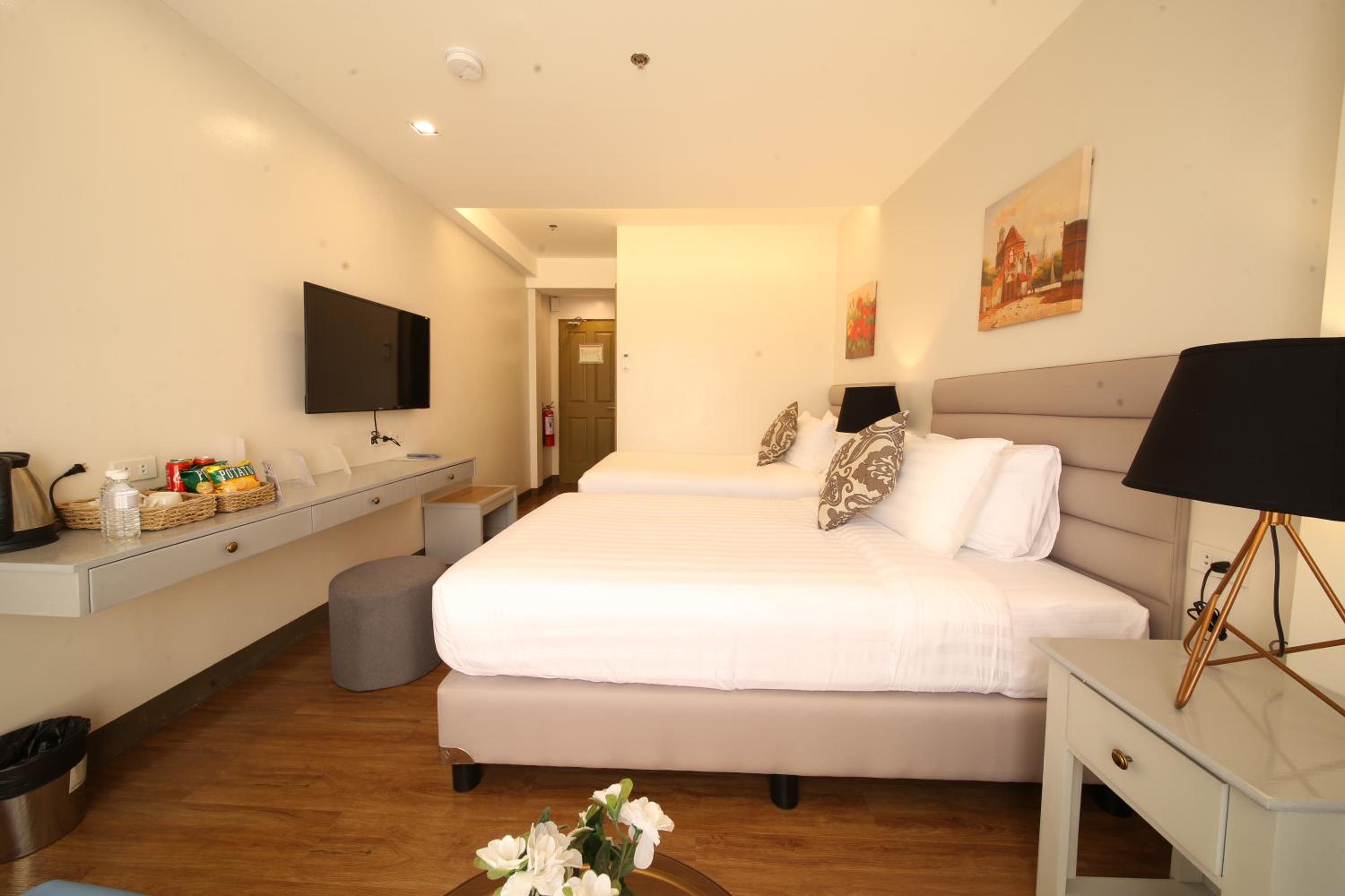 Twin Room with Balcony - Photo 3