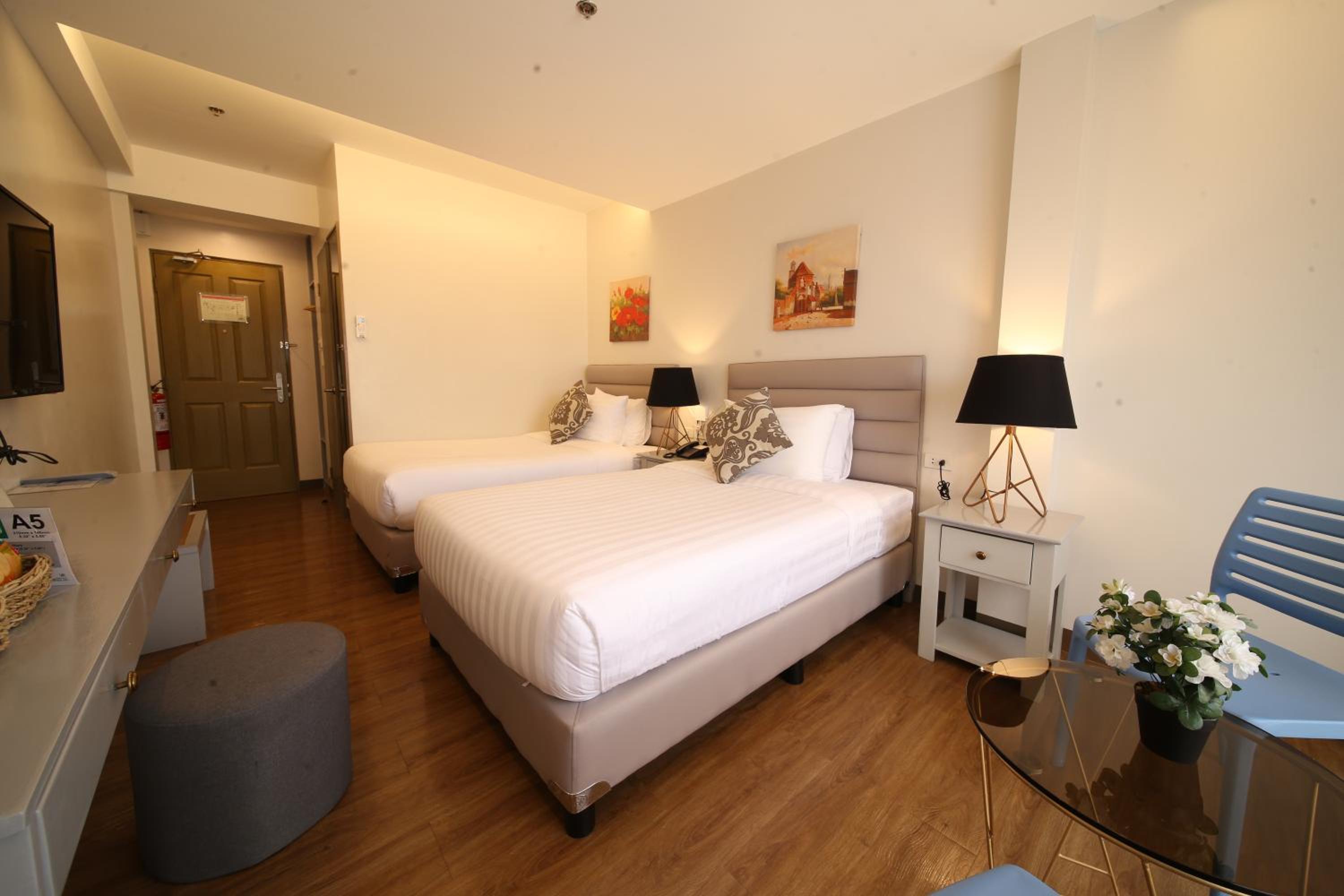 Deluxe Twin Room - Photo 15