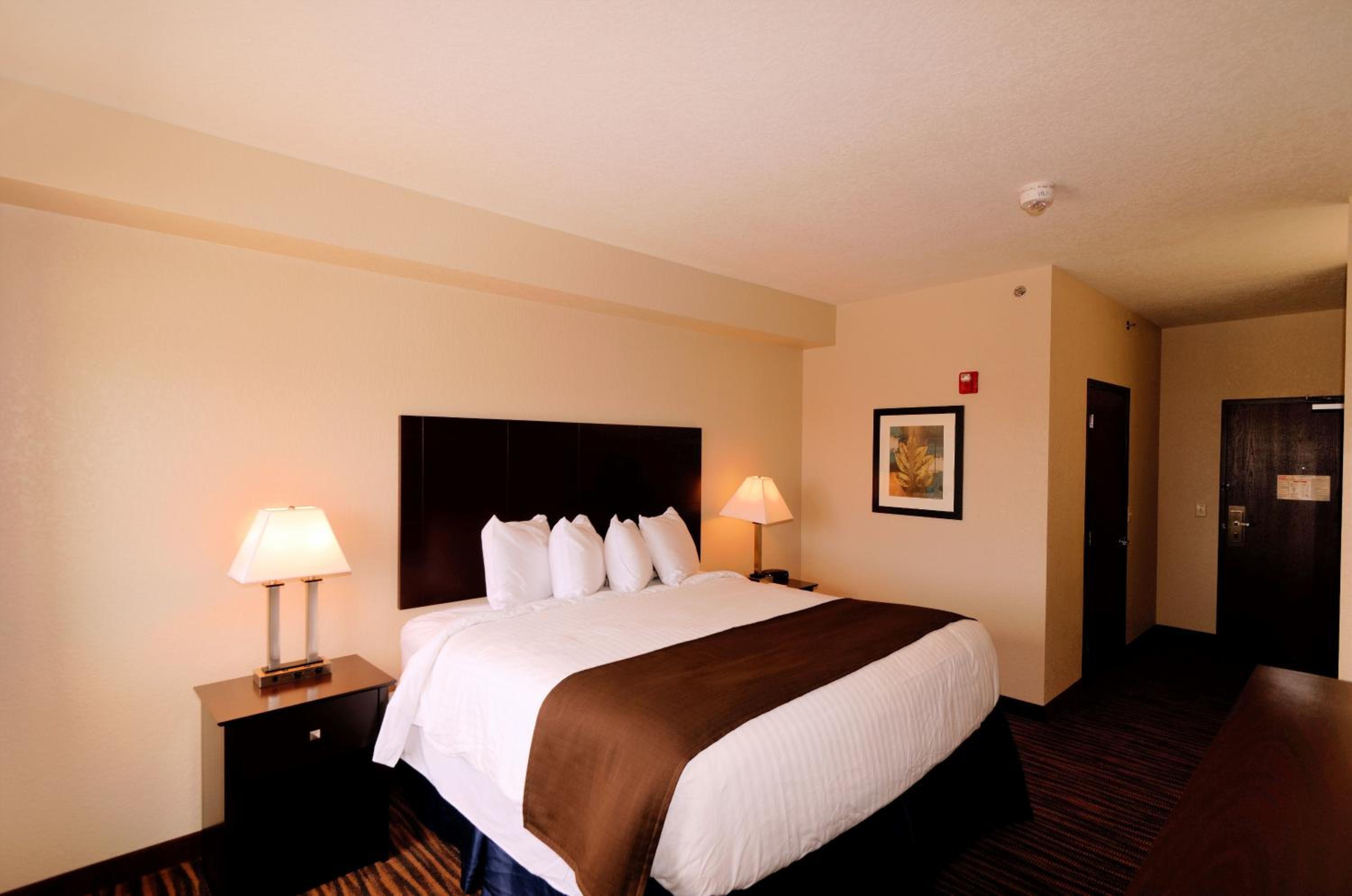 Standard King Room photo 2