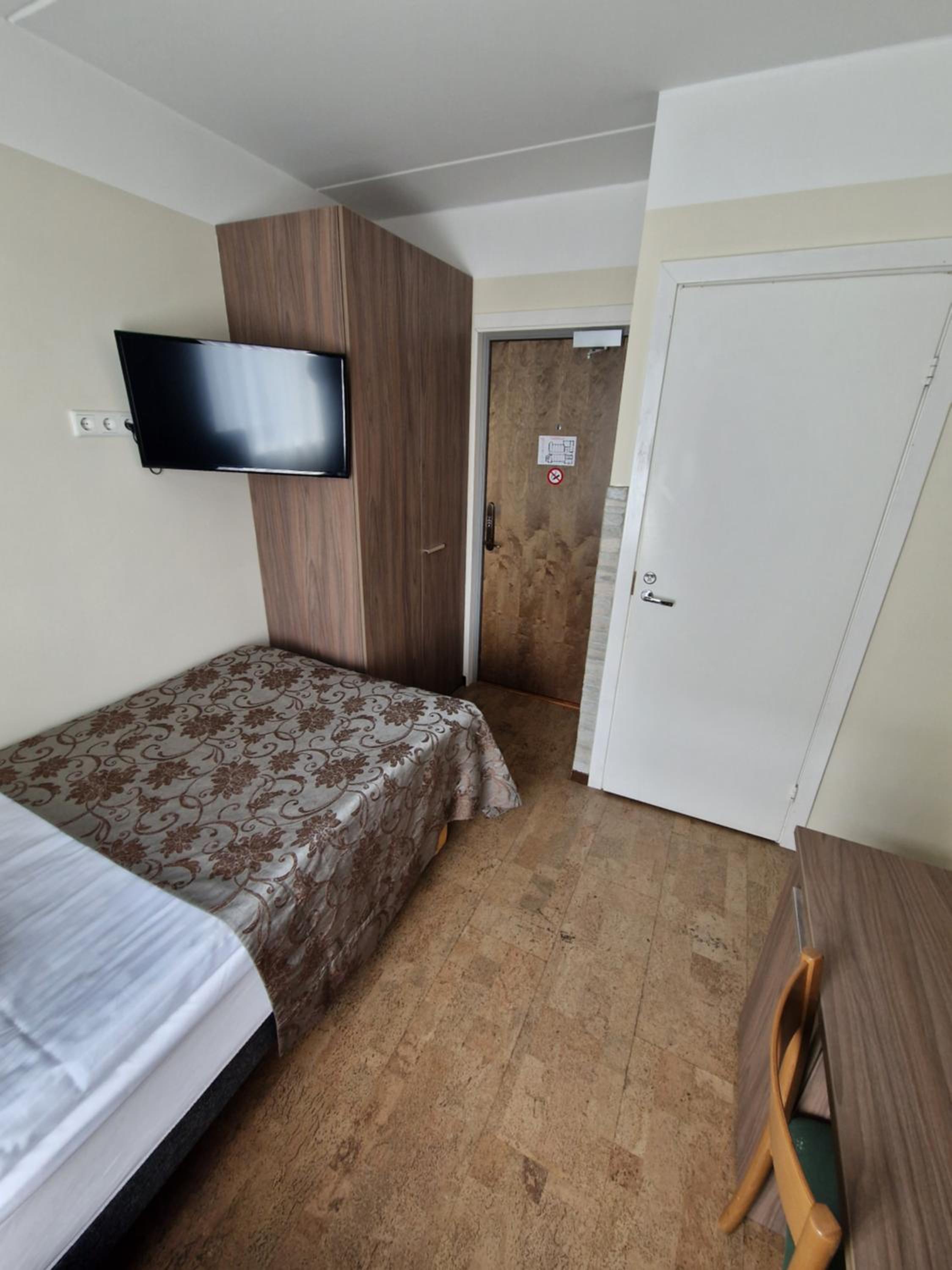Single Room photo 2