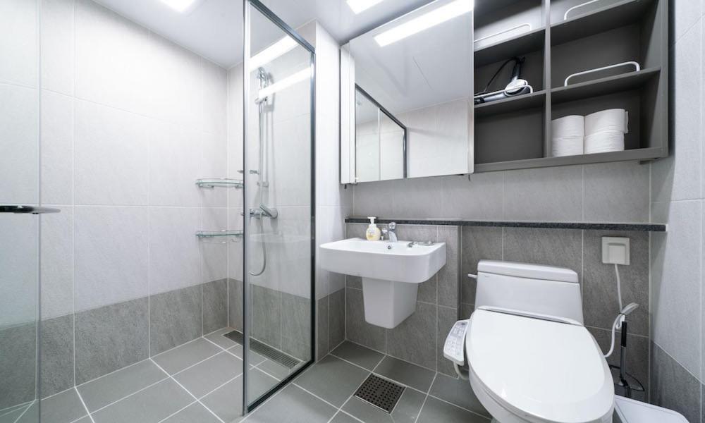 Premier Suite - Photo 10