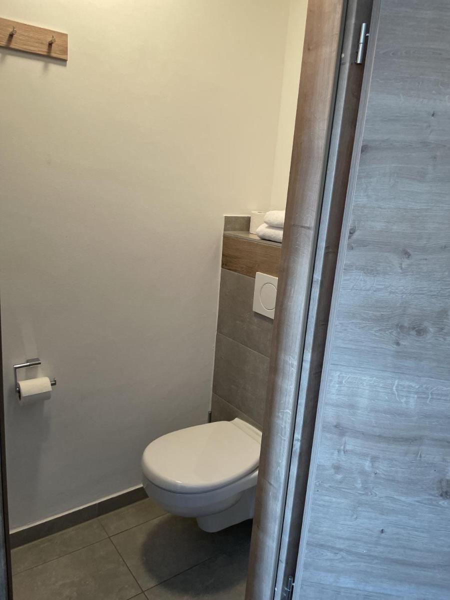 Single Room with Private Bathroom photo 3
