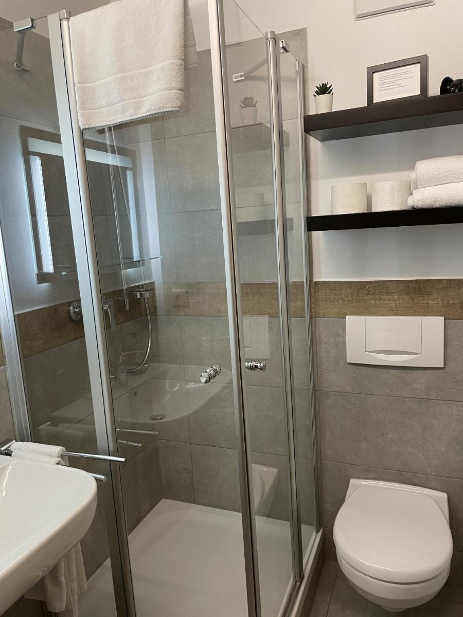 Double Room with Private Bathroom photo 2