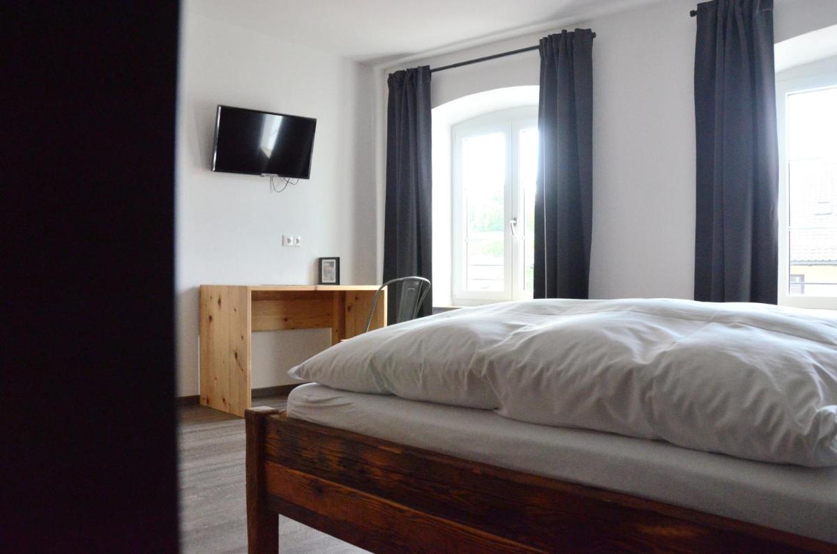 Single Room with Private Bathroom photo 1