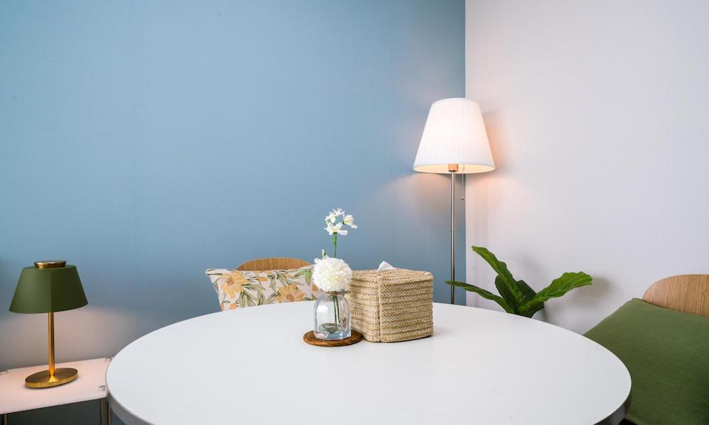 Studio - Photo 2