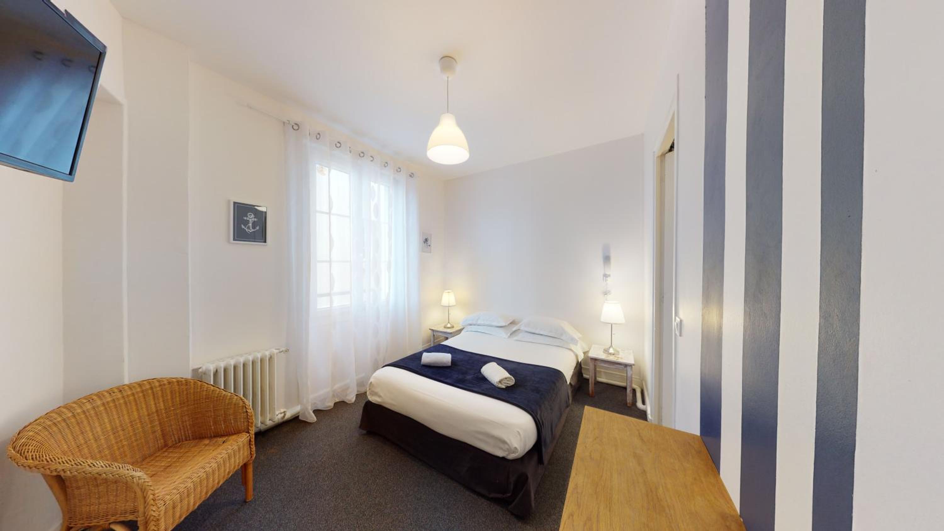Double Room - Photo 9