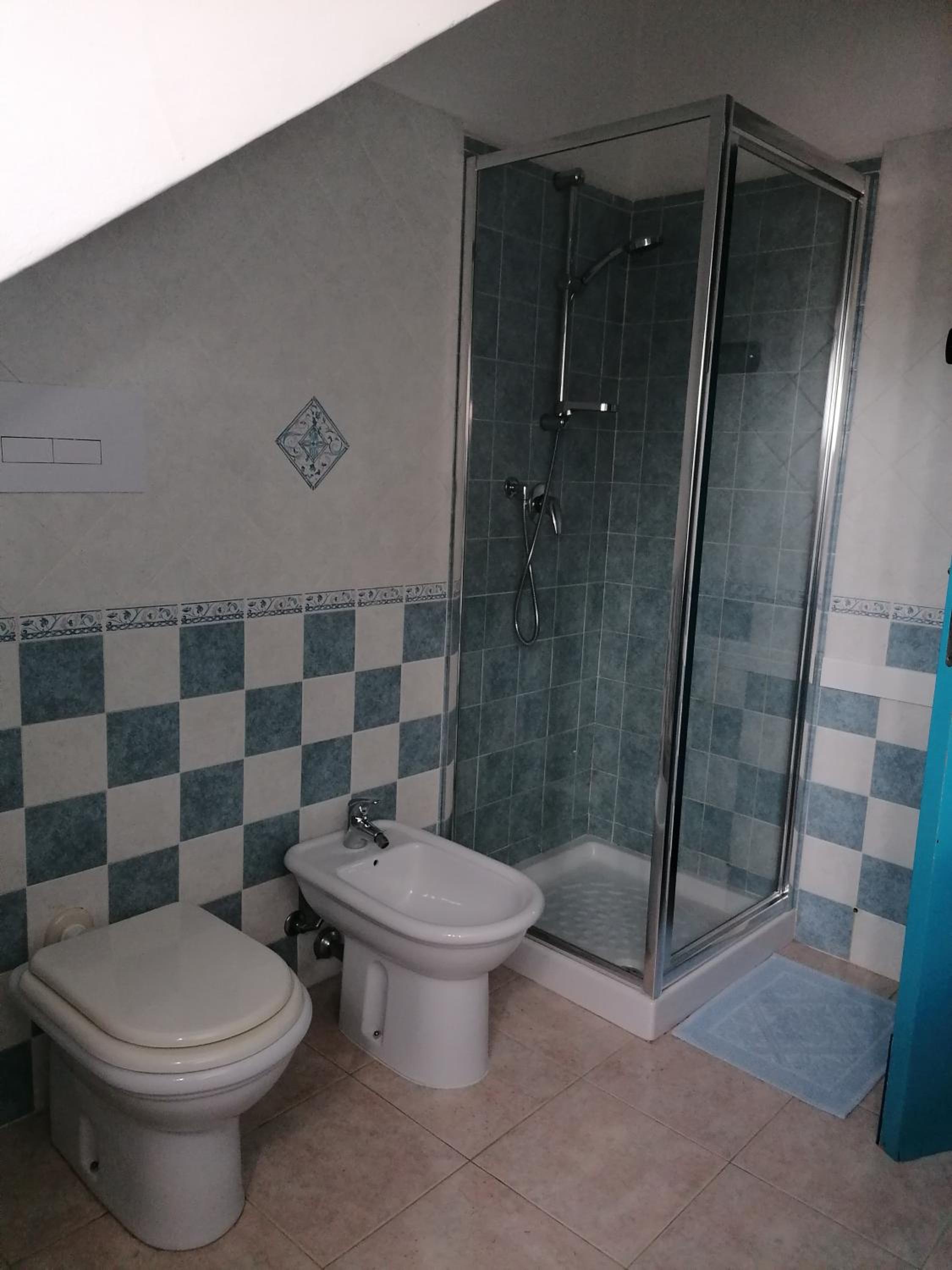 Double Room with Private Bathroom - Photo 8