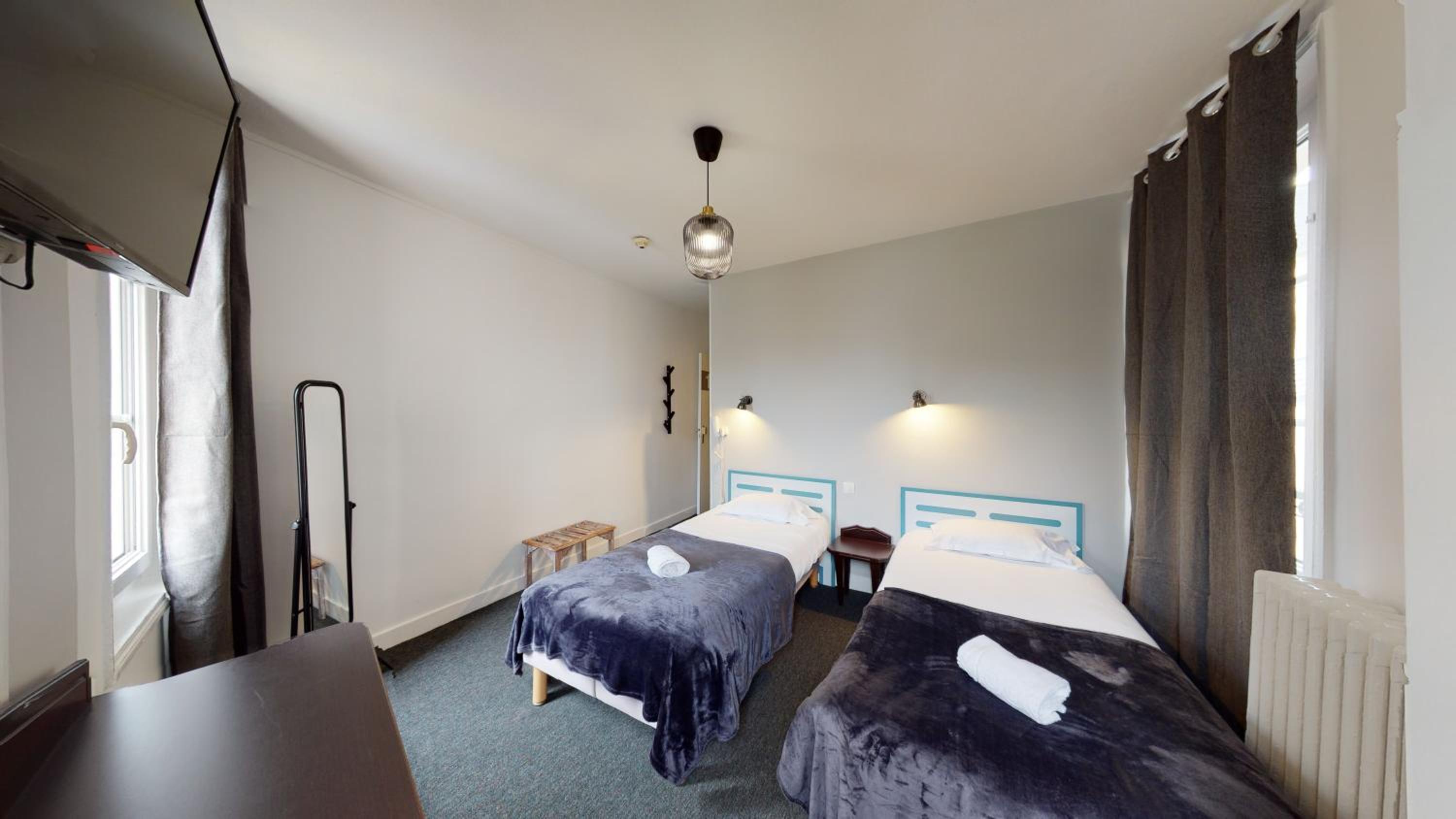 Twin Room - Photo 4