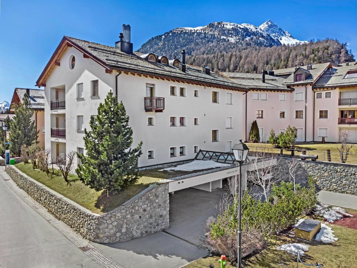 Apartment with Mountain View photo 2