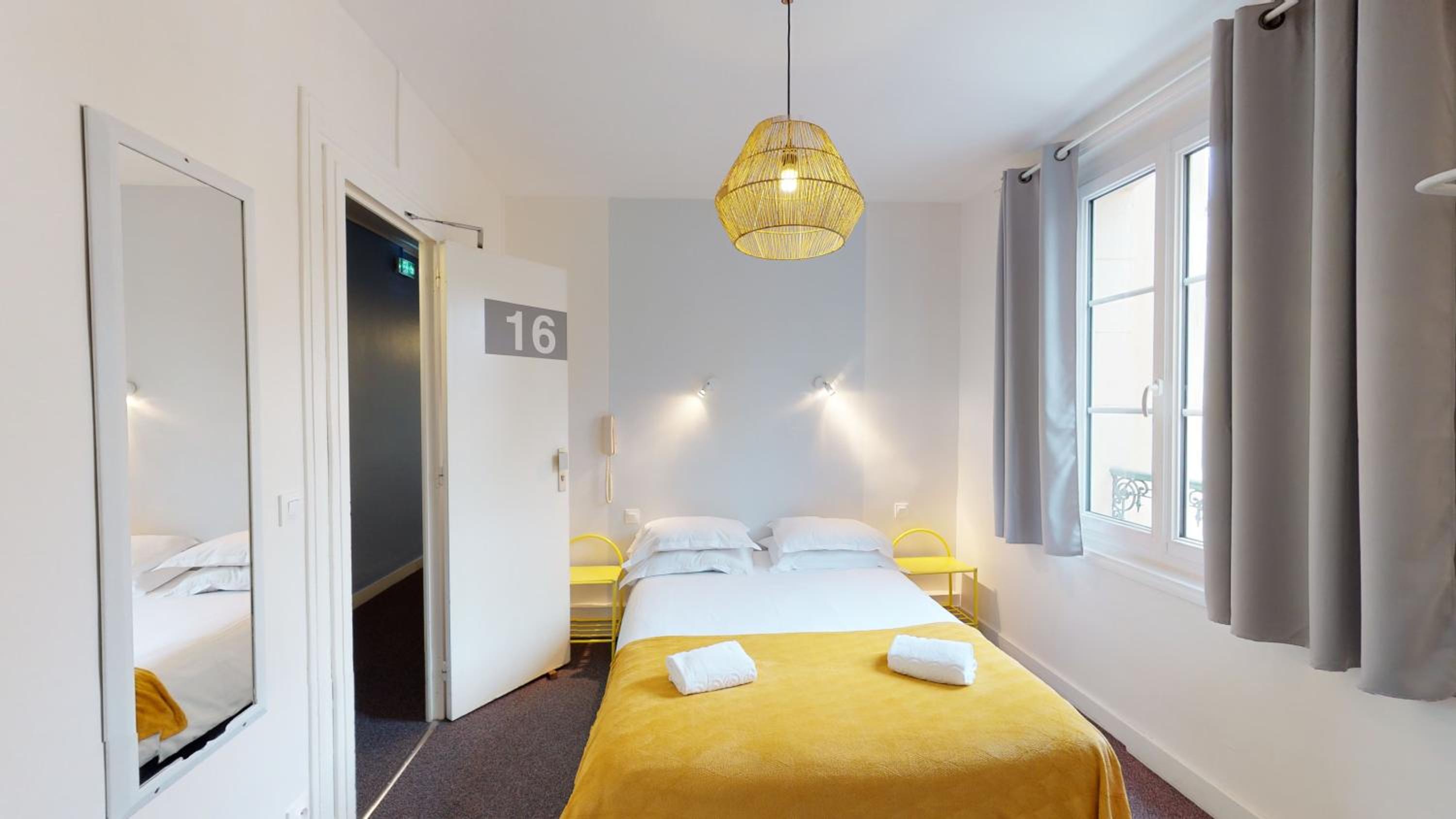 Double Room - Photo 17