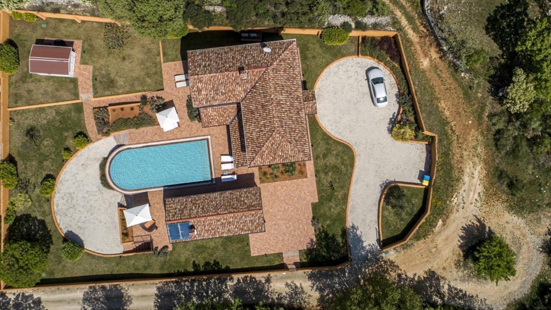 Villa photo 3