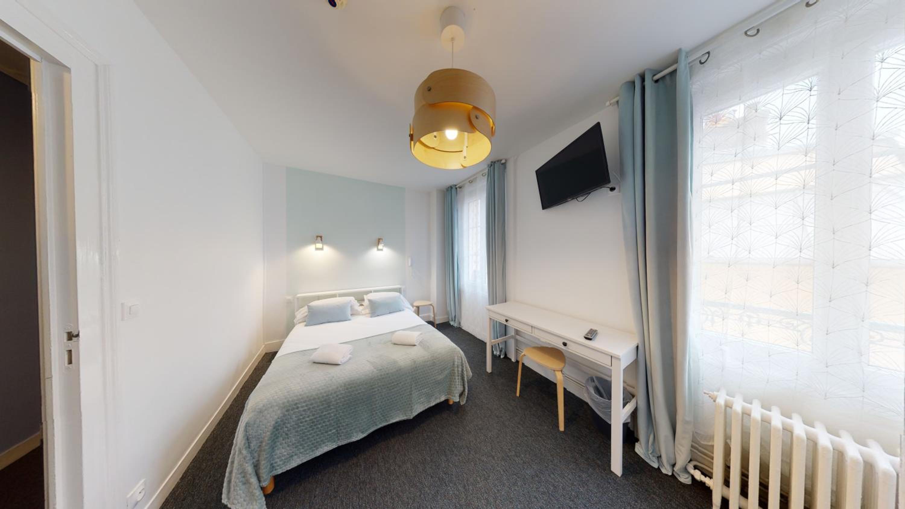 Double Room - Photo 16
