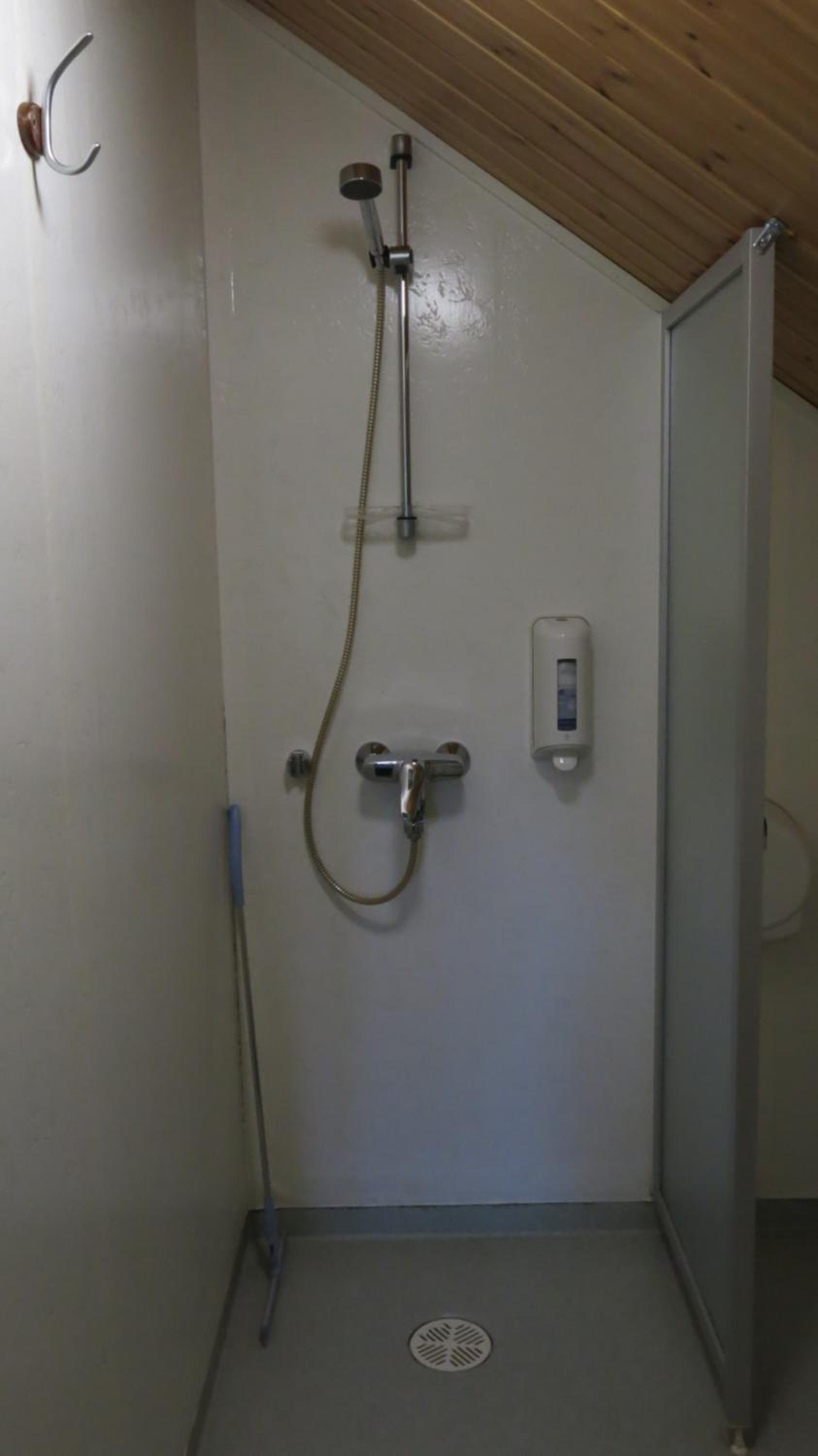 Double Room with Private Bathroom - Photo 4