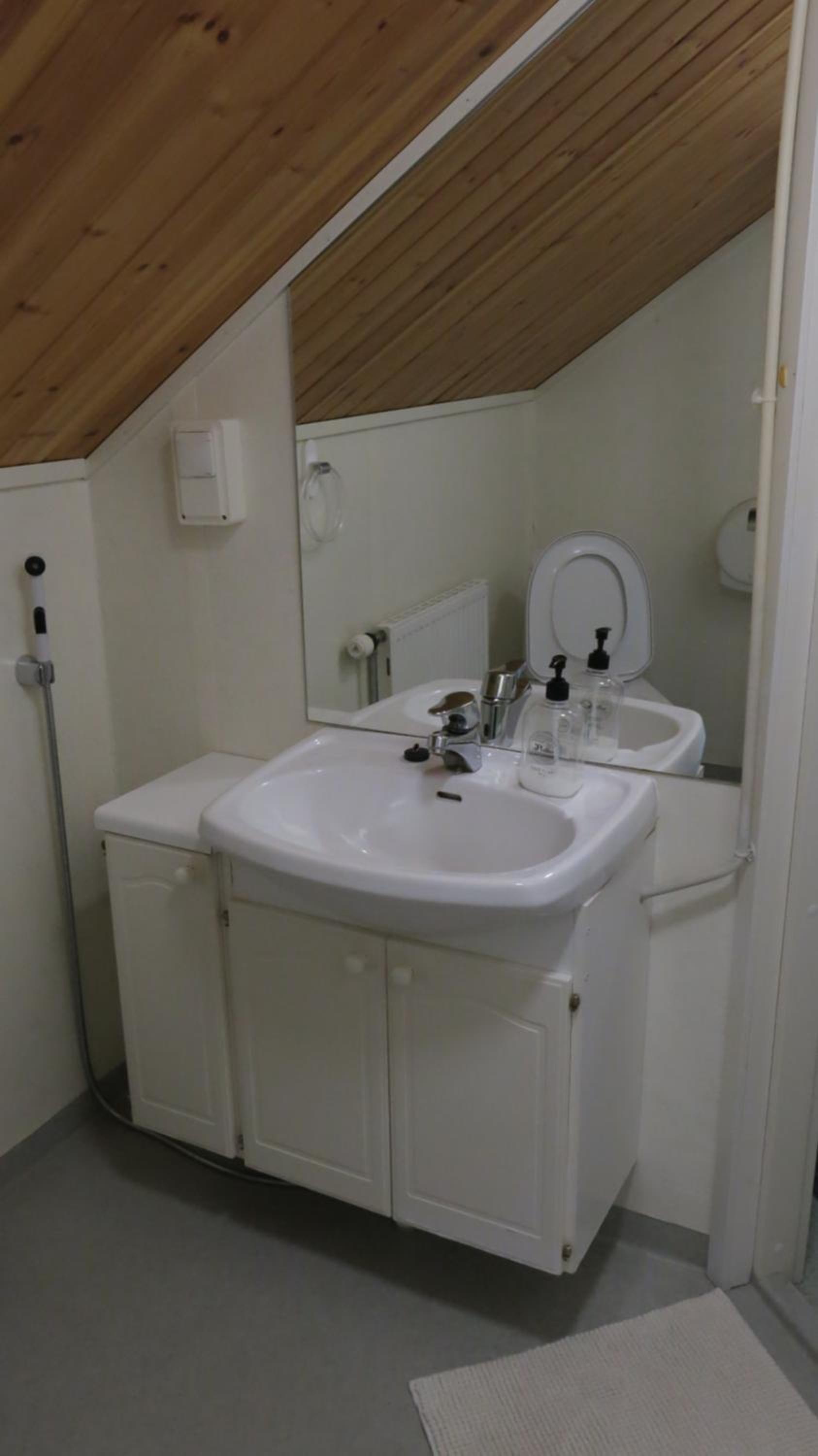 Double Room with Private Bathroom - Photo 5