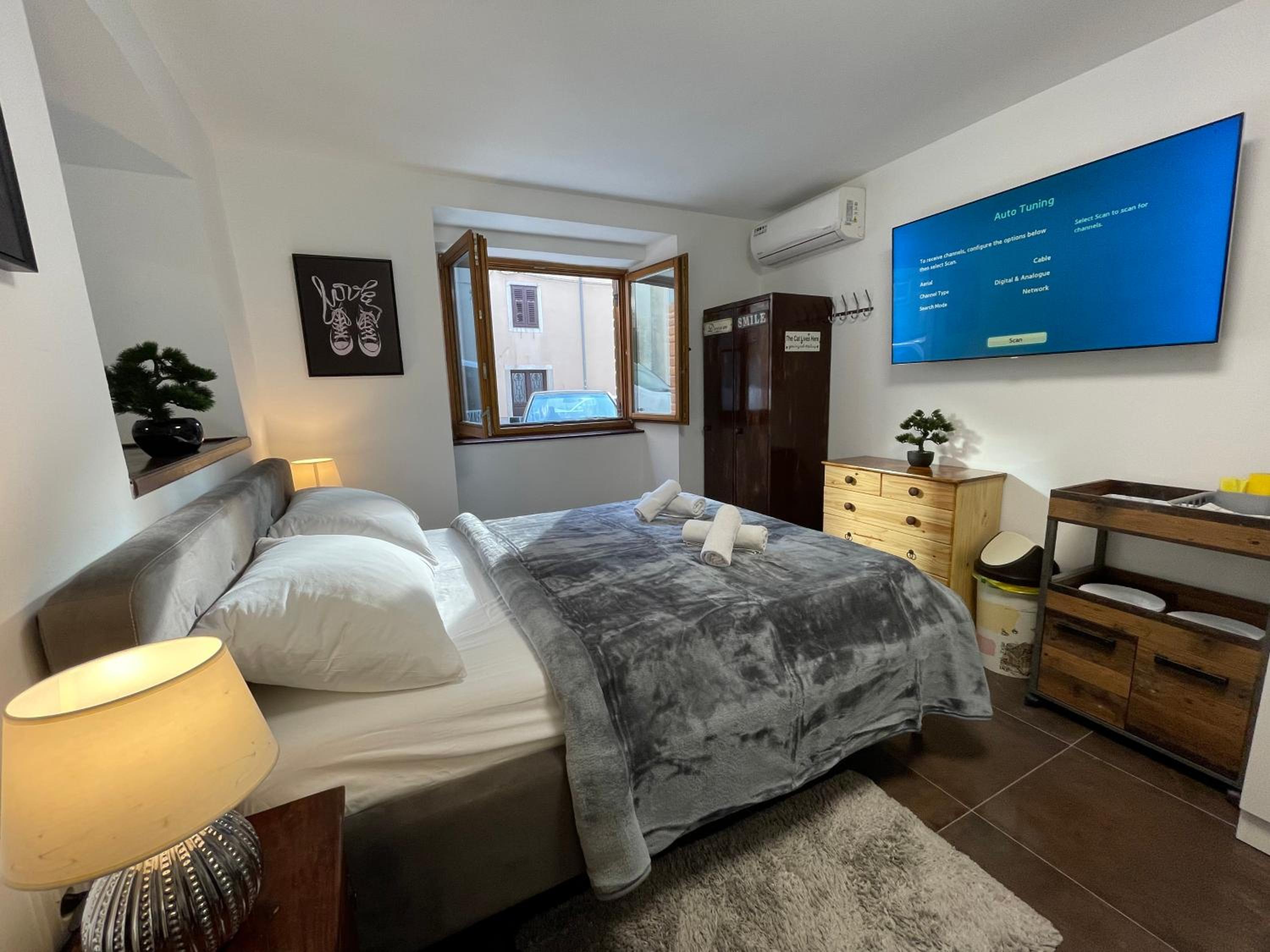 Studio Apartment photo 2